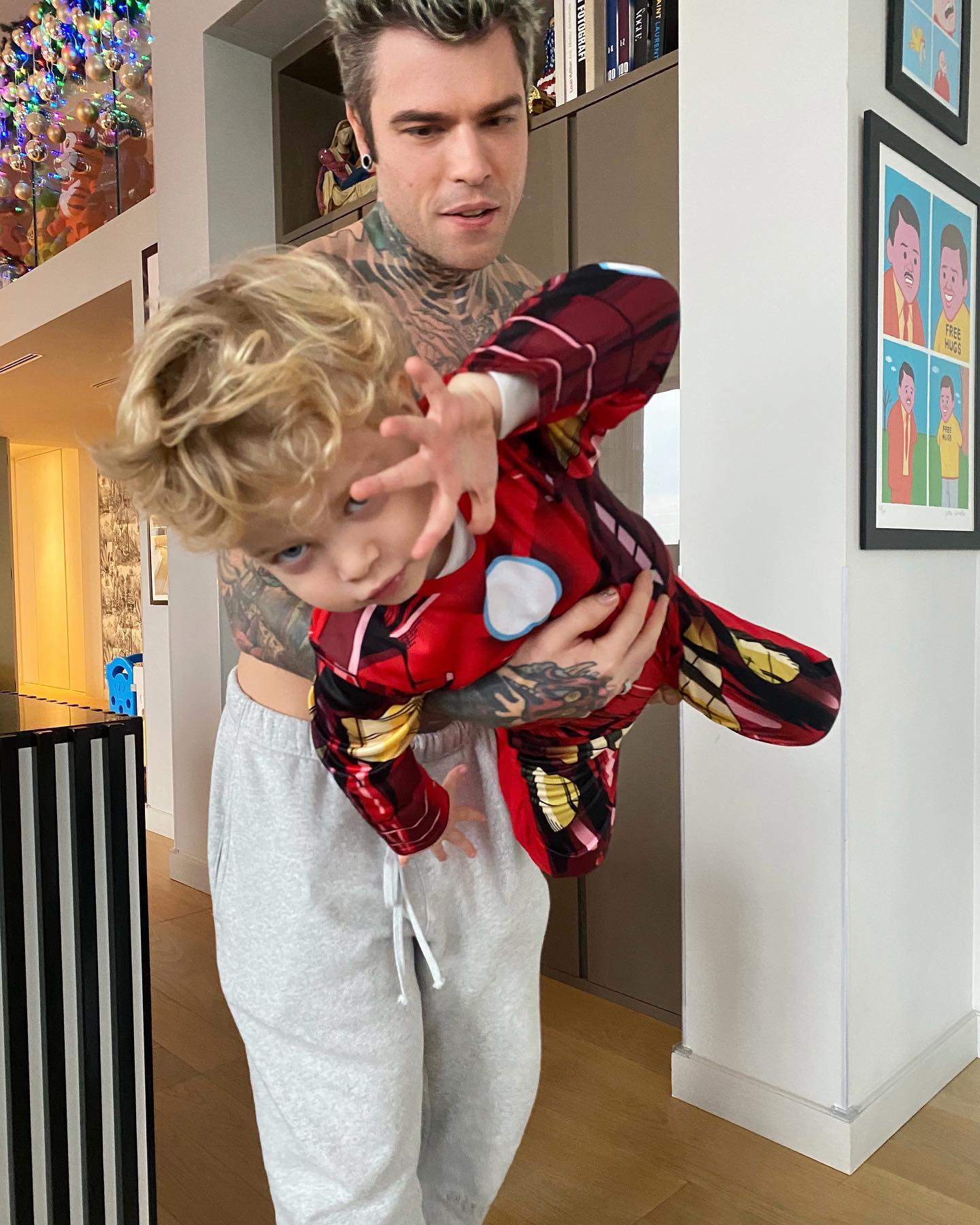 Fedez Il mio piccolo grande Iron Man 
Grazie  per questi capolavori...