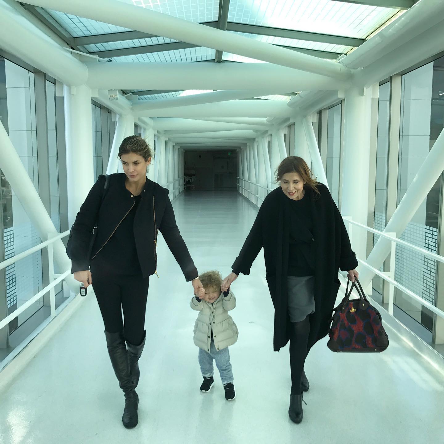 Elisabetta Canalis Auguri mamma,sono troppe le cose che vorrei scrivere,lo sai..
Ci riabbracceremo ...