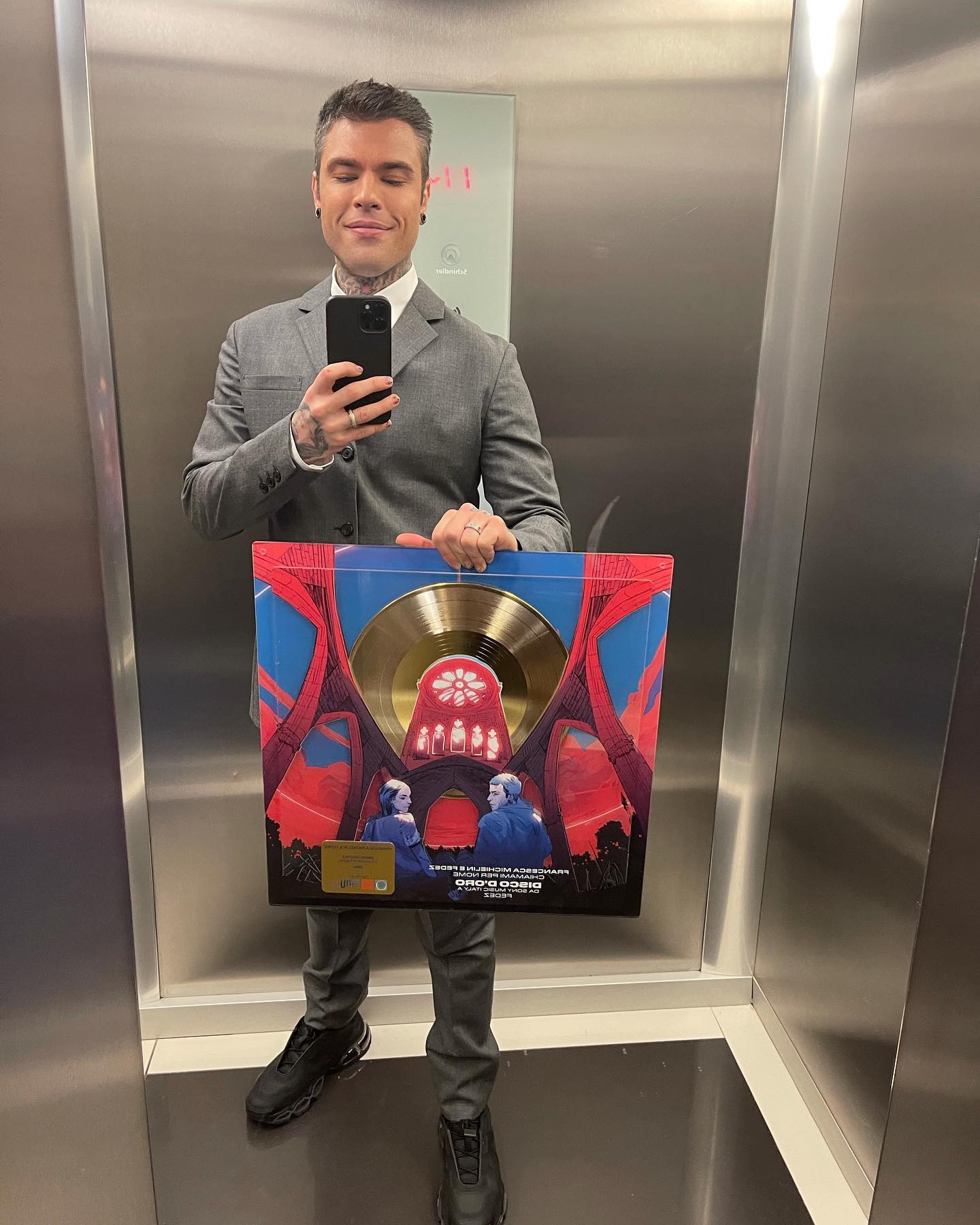 Fedez “Chiamami per nome” è disco di platino! 
Grazie a tutti!...