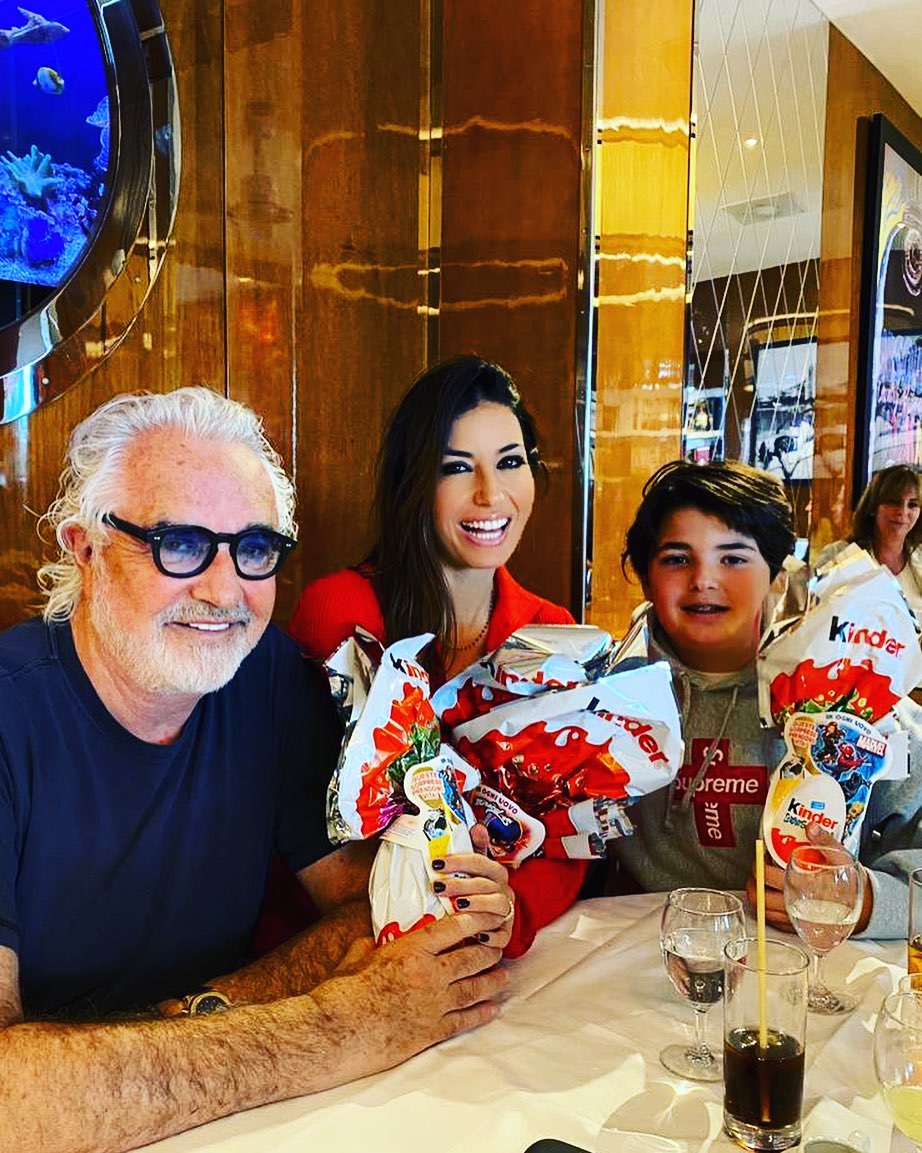 Flavio Briatore Buona Pasqua a Tutti !!...