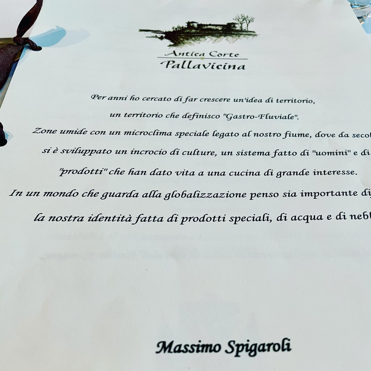 Martina Colombari “Raccontale una favola ogni giorno.
La stessa. La vostra.
Solo così si sentirà s...