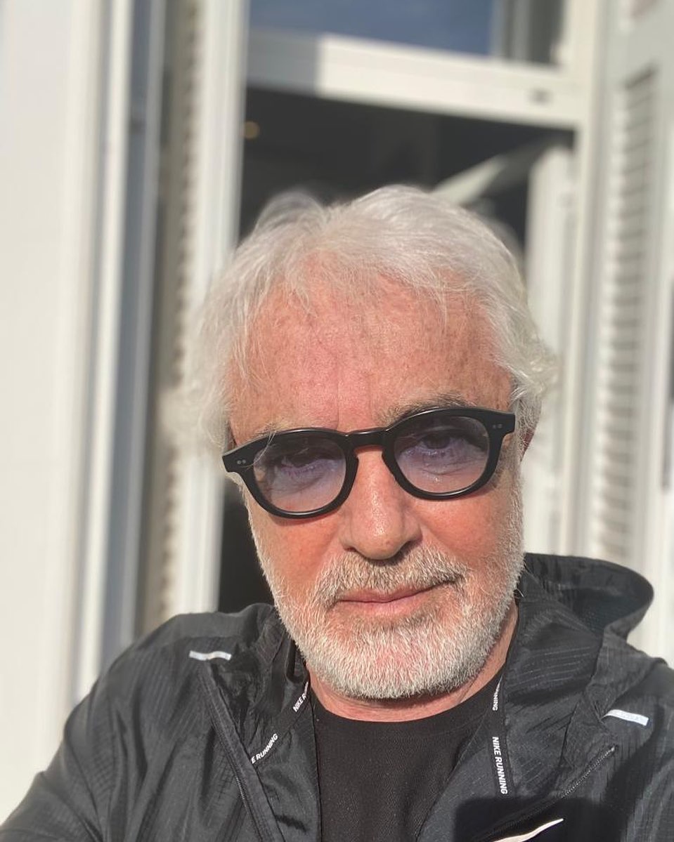 Flavio Briatore Dopo la mia camminata mattutina, auguro a tutti voi una buona giornata!...