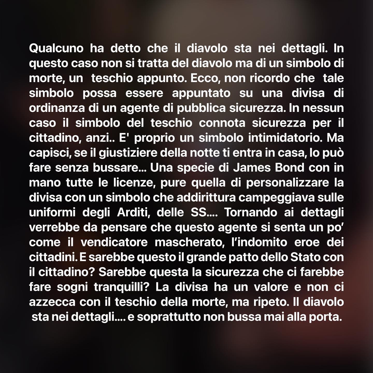 Fabrizio Corona Qualcuno ha detto che il diavolo sta nei dettagli. In questo caso non si tratta ...