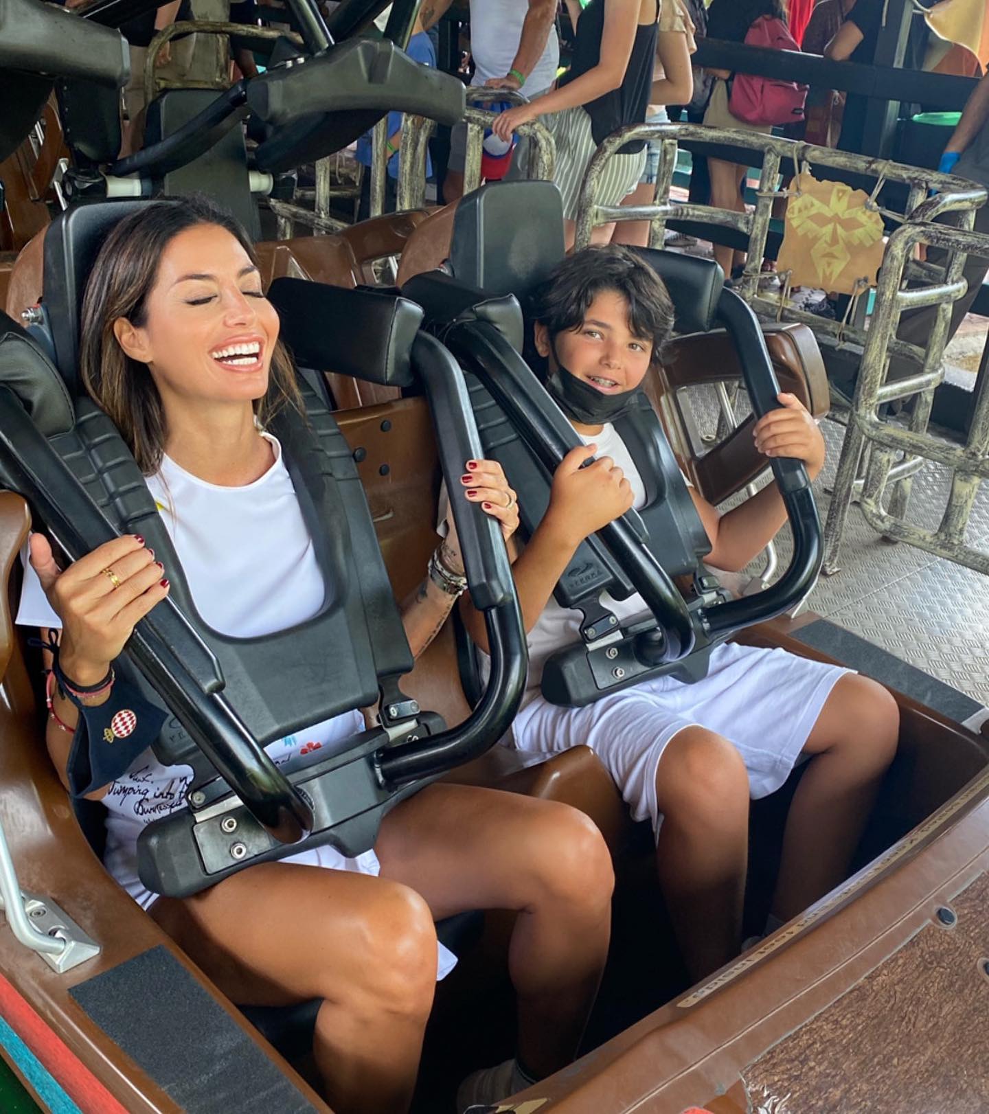 Elisabetta Gregoraci Ci siamo divertiti tanto, abbiamo riso, giocato e corso per tutta Gardaland senz...