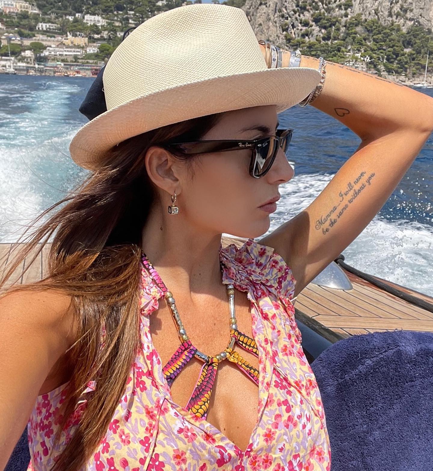 Elisabetta Gregoraci Un bellissimo week-end italiano a Capri...