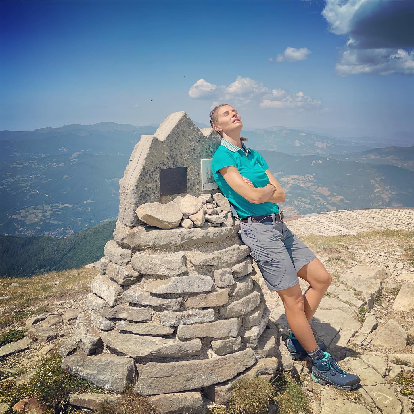 Martina Colombari Monte Cimone 2165 mt
E’ in atmosfera che le orme degli uomini compaiono prima e ...