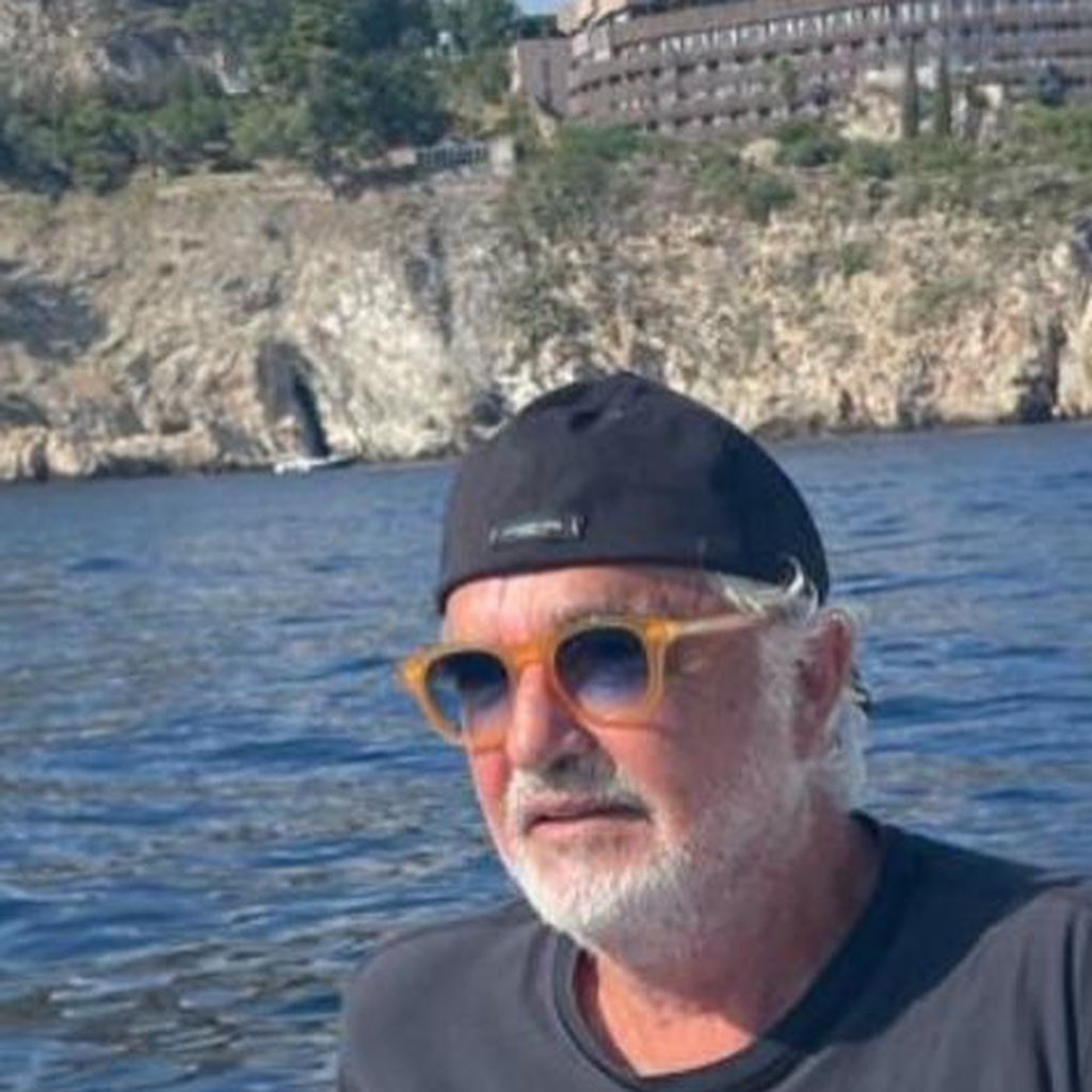 Flavio Briatore Buona domenica a tutti...