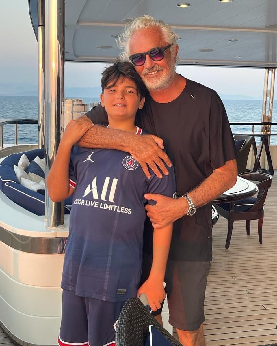 Flavio Briatore Buona serata a tutti da me e...