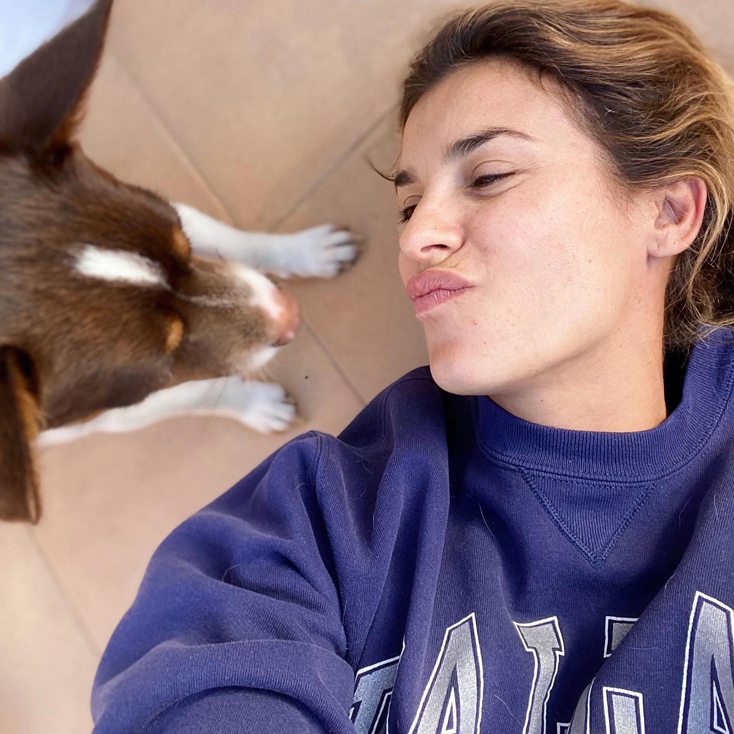 Elisabetta Canalis Giornata mondiale del cane. 
Un pensiero a quelli meno fortunati che ancora si t...