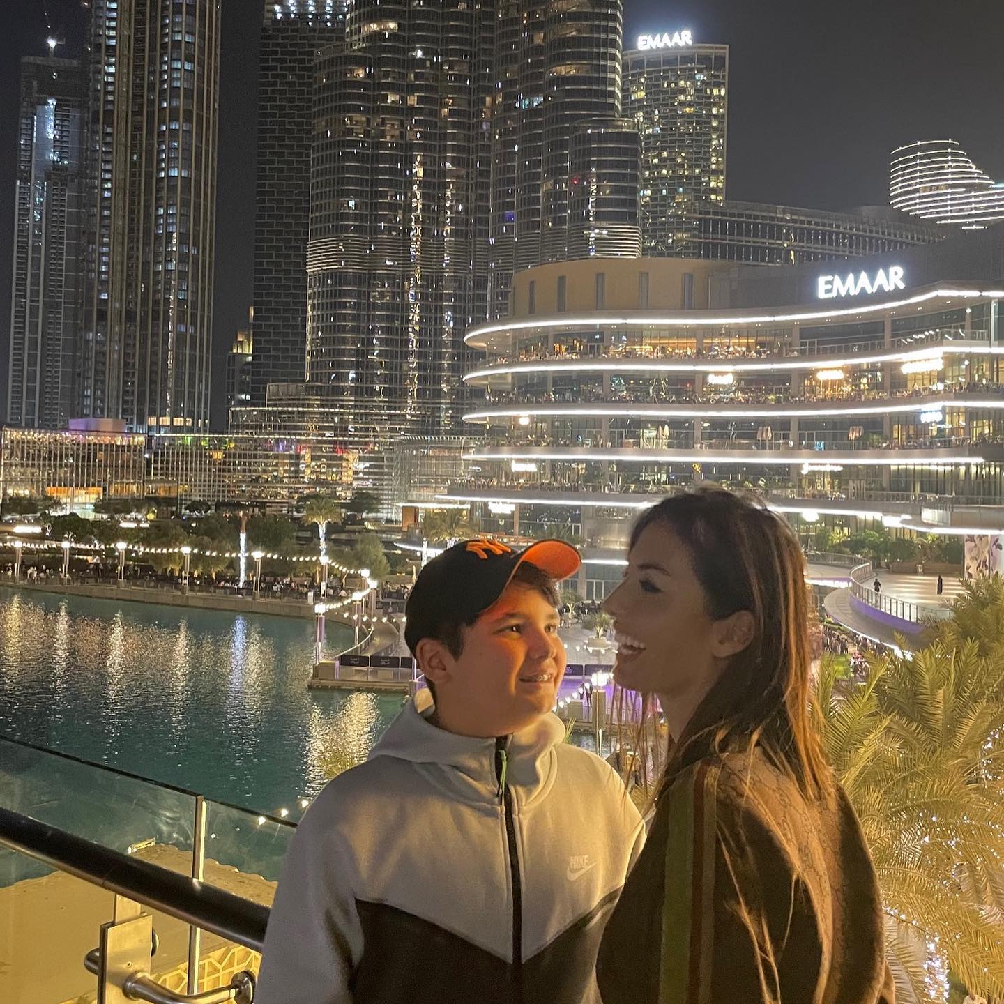 Elisabetta Gregoraci Ogni volta che vengo a Dubai non vedo l’ora dì vedere questi giochi di acqua, mu...