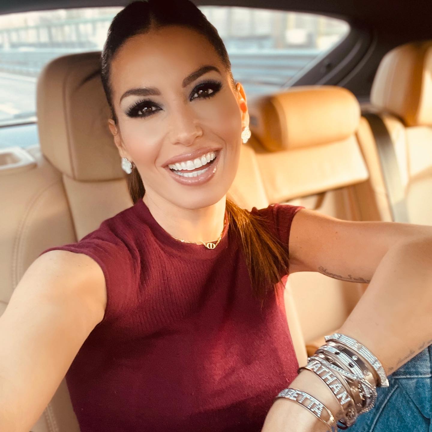 Elisabetta Gregoraci Sono in macchina appena partita da Milano per rientrare a casa, ho realizzato un...