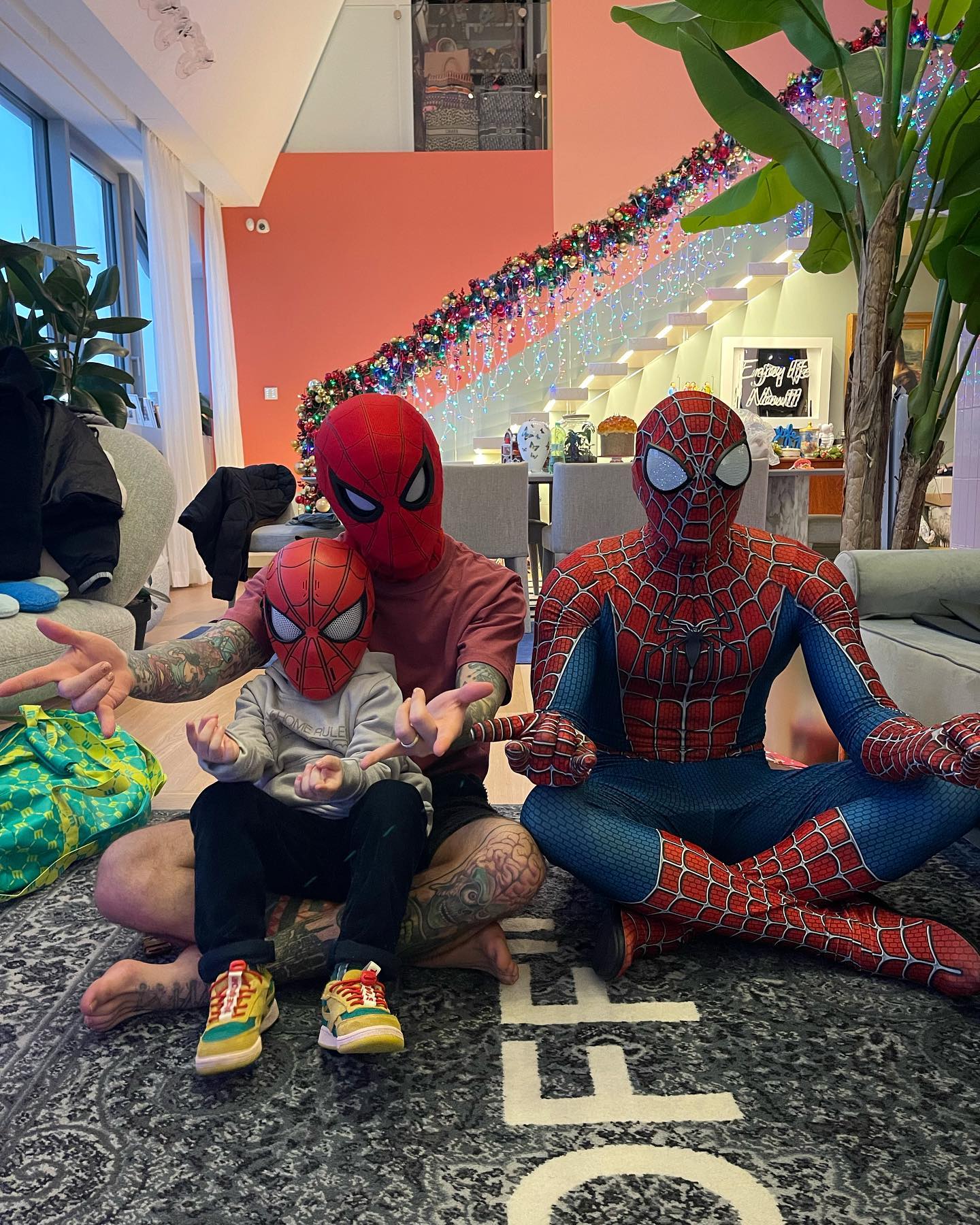 Fedez Quando preferisci Spider-Man a Babbo Natale 
Grazie di cuore  per questa belliss...