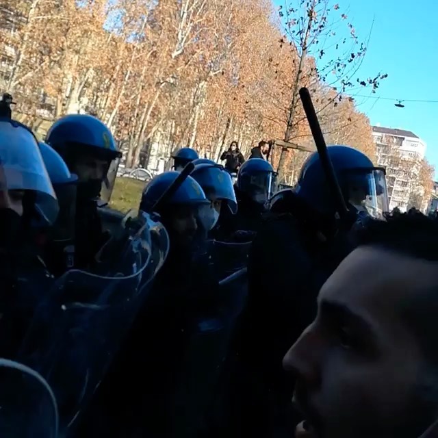 Selvaggia Lucarelli Ieri poche centinaia di studenti a Milano e Torino hanno manifestato contro l’al...