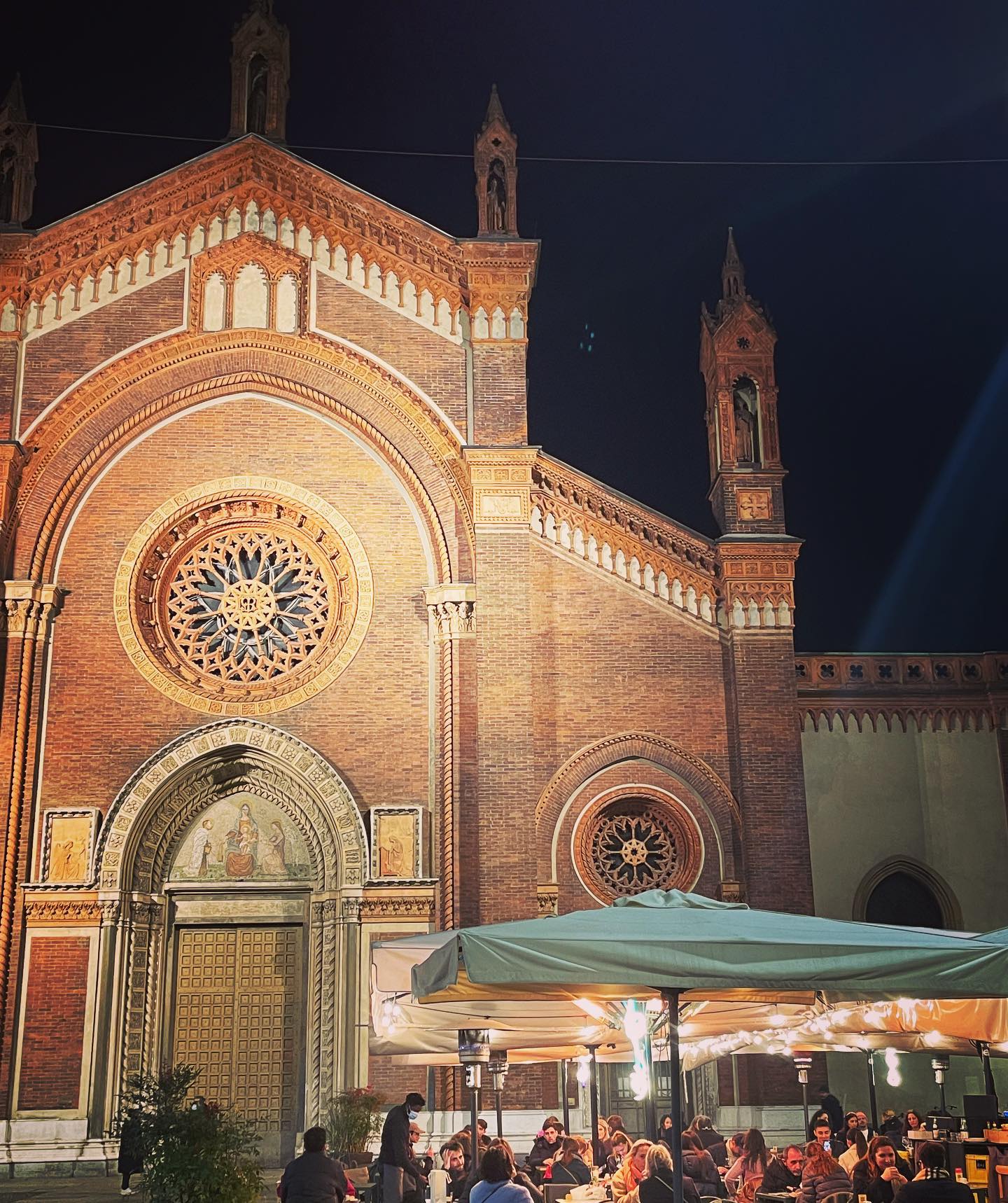 Selvaggia Lucarelli A Milano sembra finito l’inverno. Così, di botto....