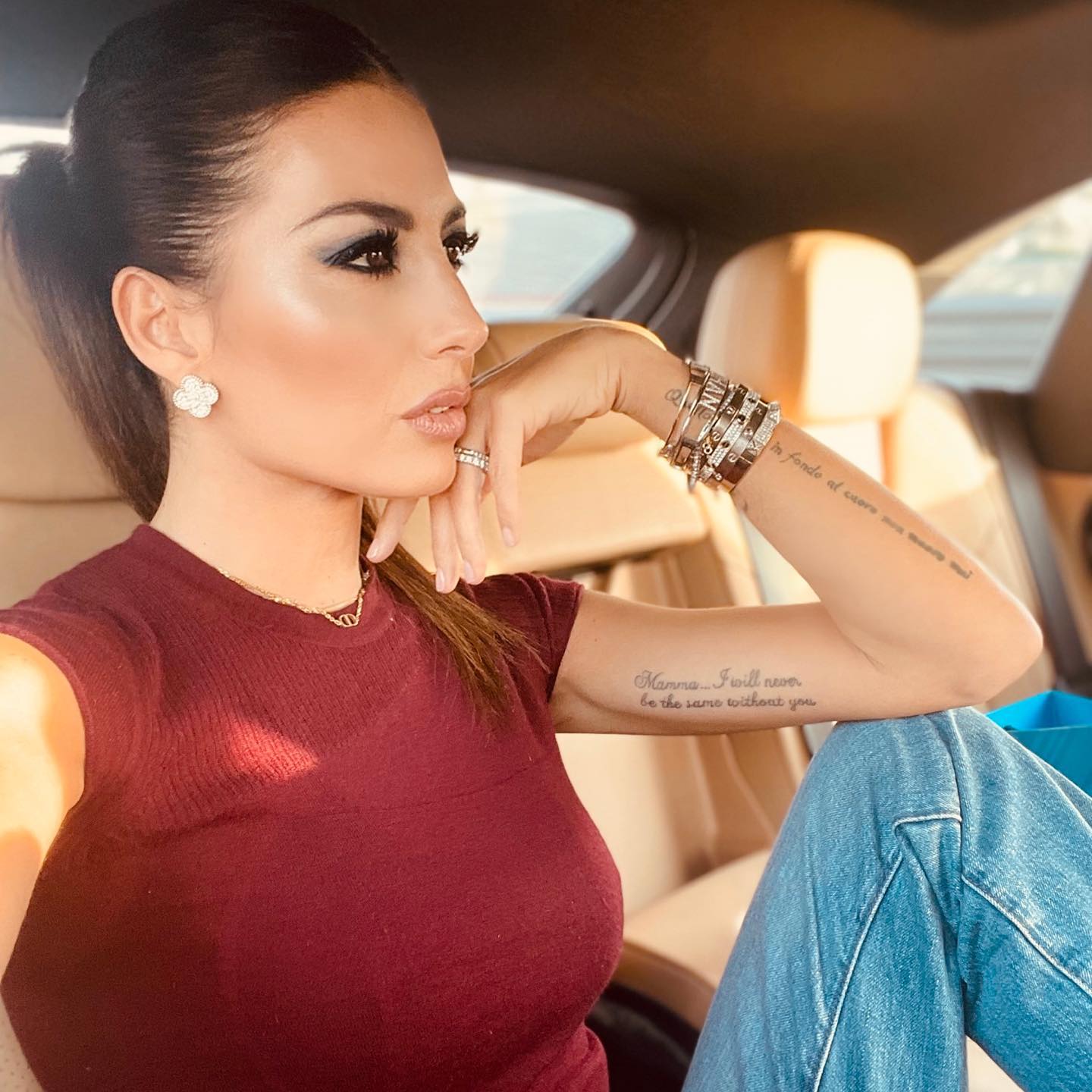 Elisabetta Gregoraci Sono in macchina appena partita da Milano per rientrare a casa, ho realizzato un...