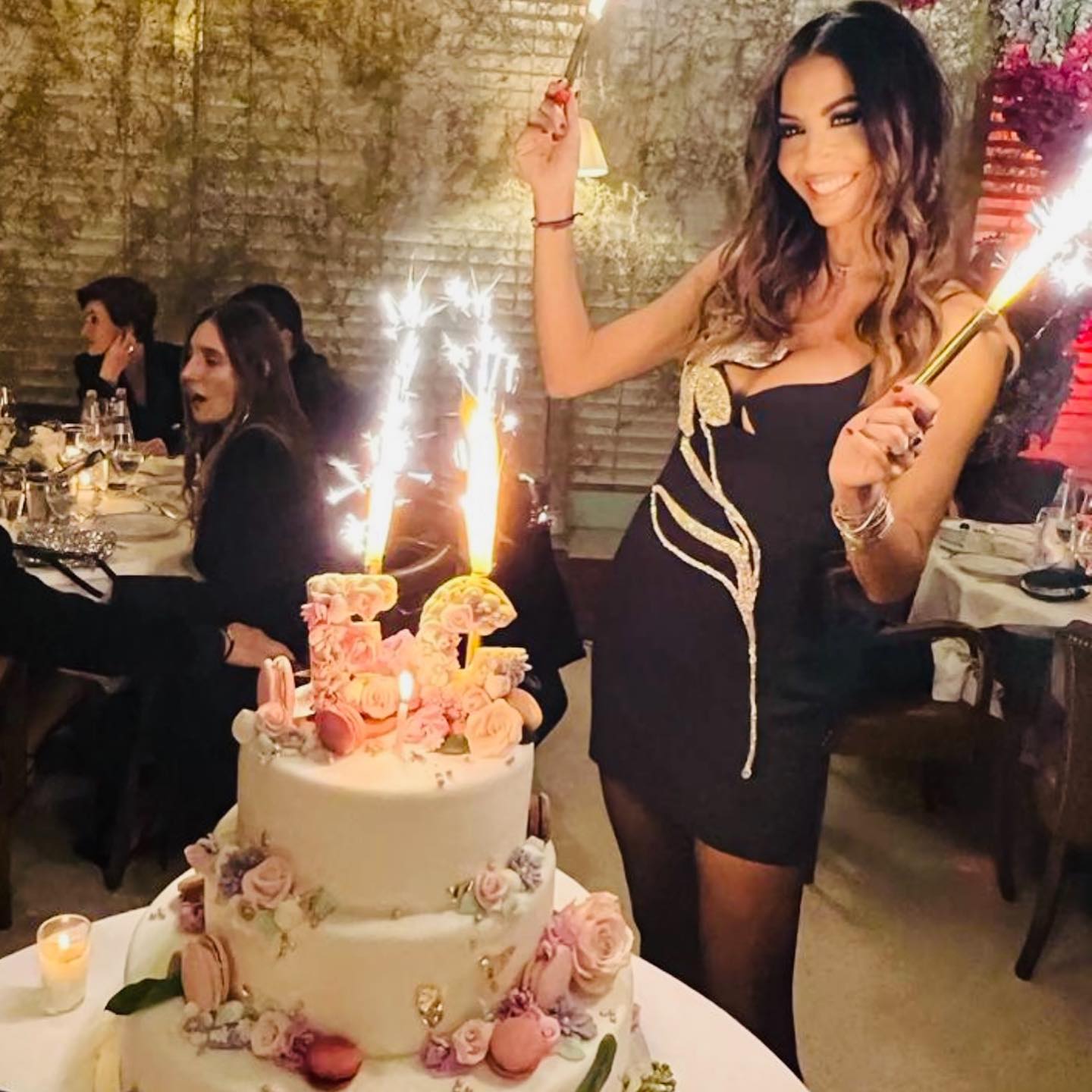 Elisabetta Gregoraci Happy birthday to me  8 Febbraio...