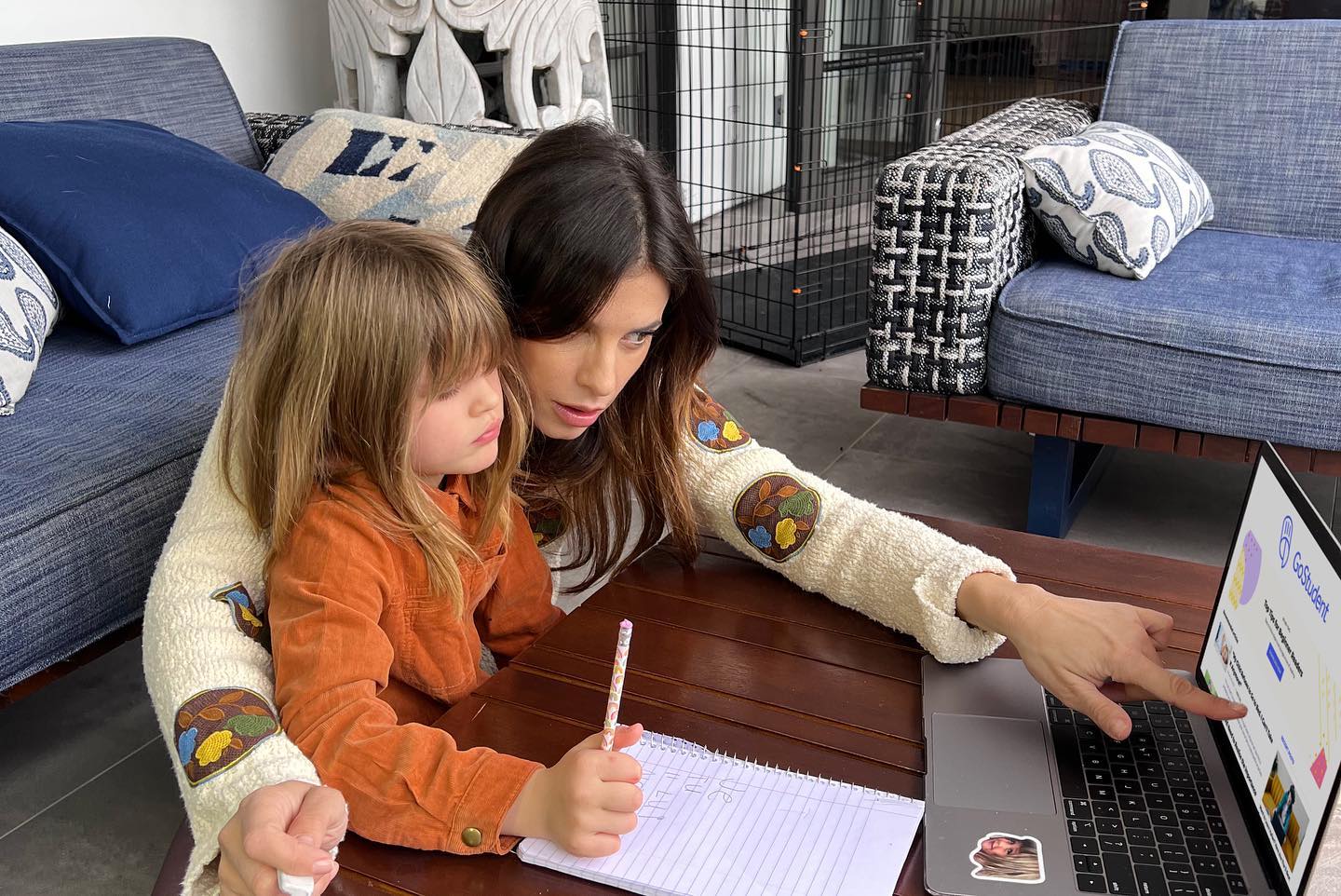 Elisabetta Canalis Io e Skyler stiamo continuando il nostro percorso con  
La piattaforma è molto c...