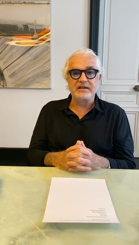 Flavio Briatore Cerchiamo personale, mandate CV come segue:

Per Casa Cipriani Milano: 
HrEurope...