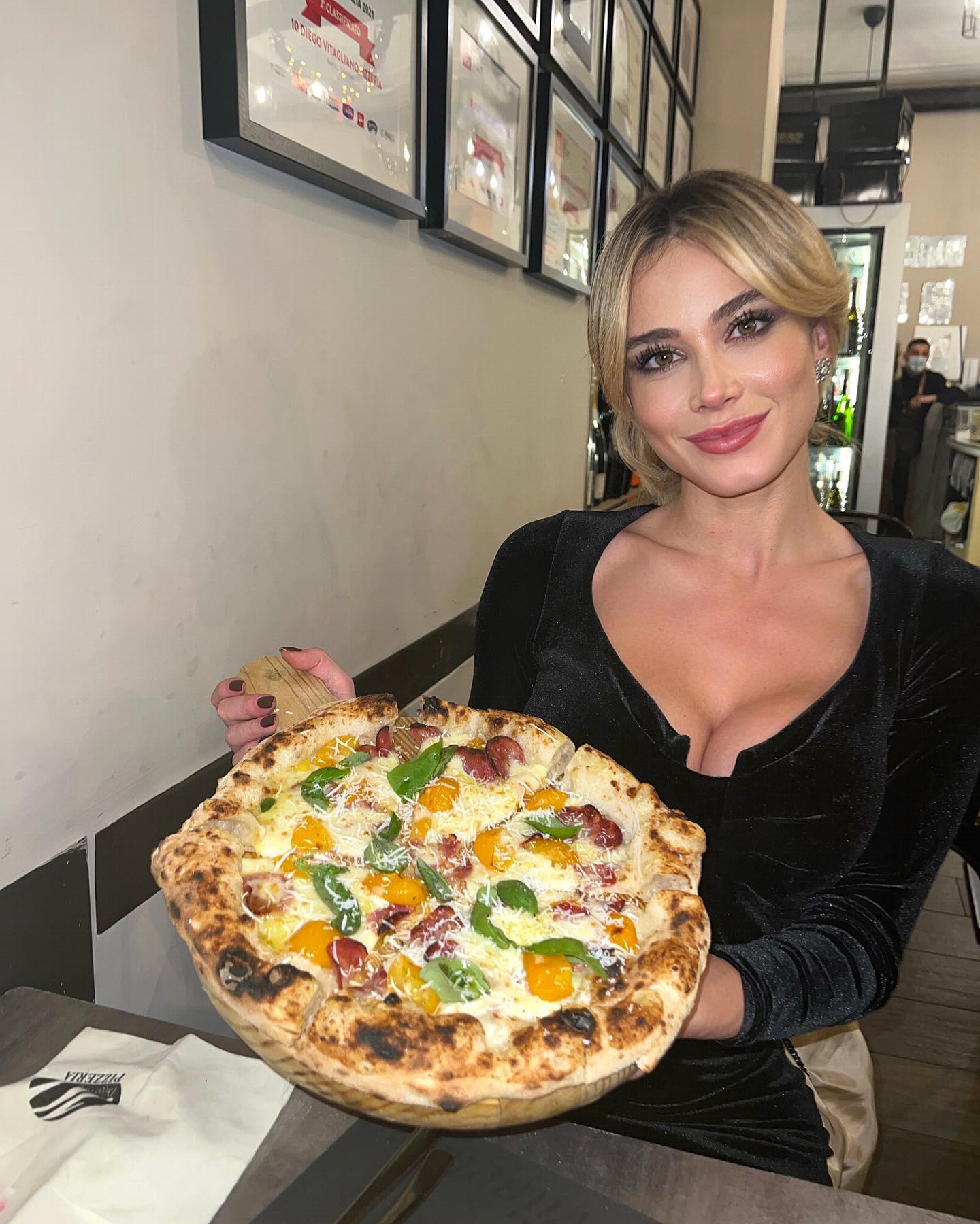 Diletta Leotta Pizza pre teatro...