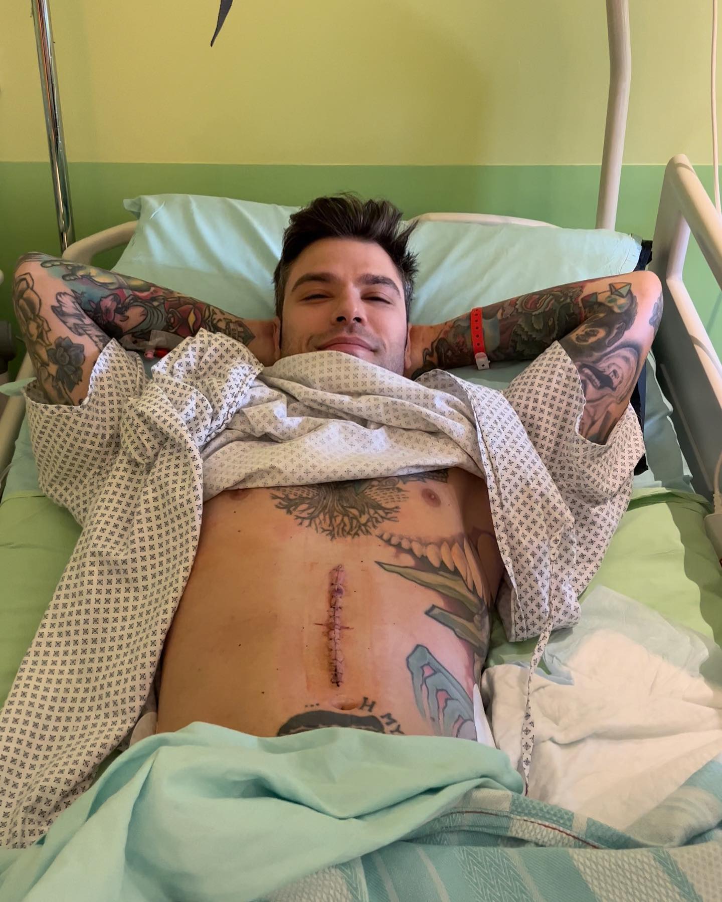 Fedez Settimana scorsa ho scoperto di avere un raro tumore neuroendocrino del pancreas...