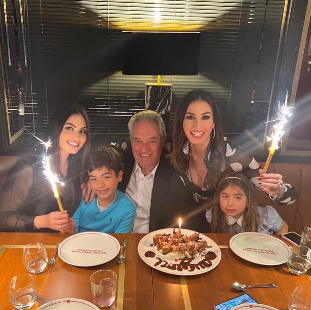 Elisabetta Gregoraci Auguri Papino  buon compleanno  ti amiamo tanto .. sei un padre e un nonno merav...