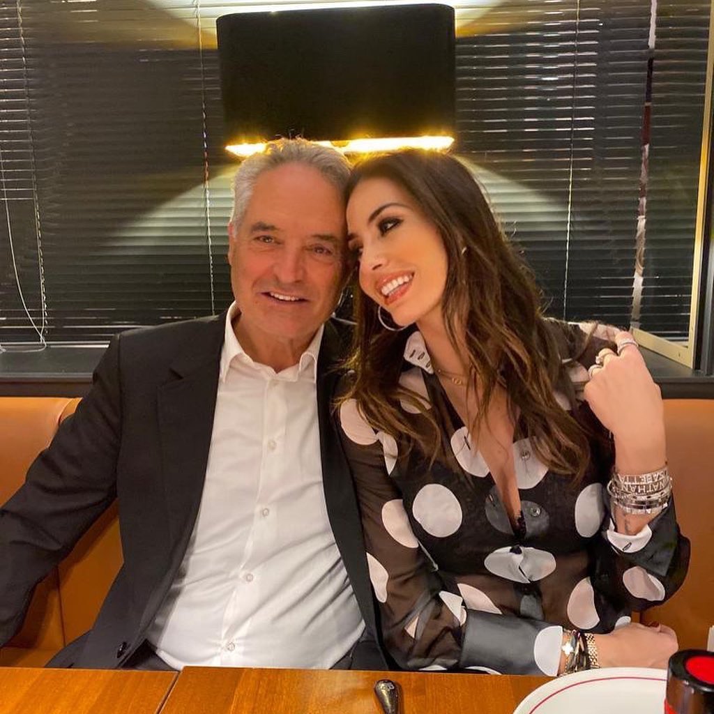 Elisabetta Gregoraci Auguri Papino  buon compleanno  ti amiamo tanto .. sei un padre e un nonno merav...