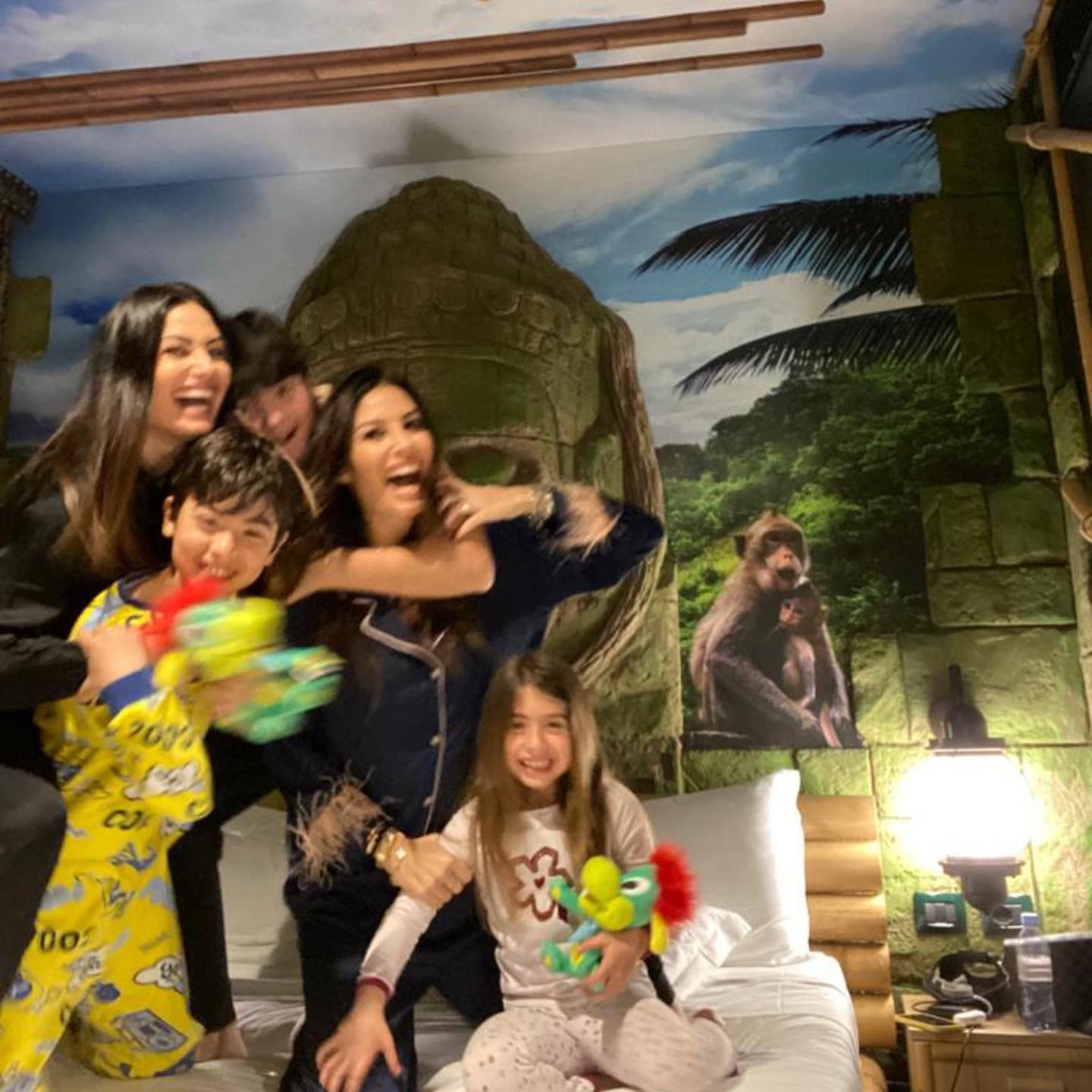 Elisabetta Gregoraci Family time     Ginevra & Gabriel...