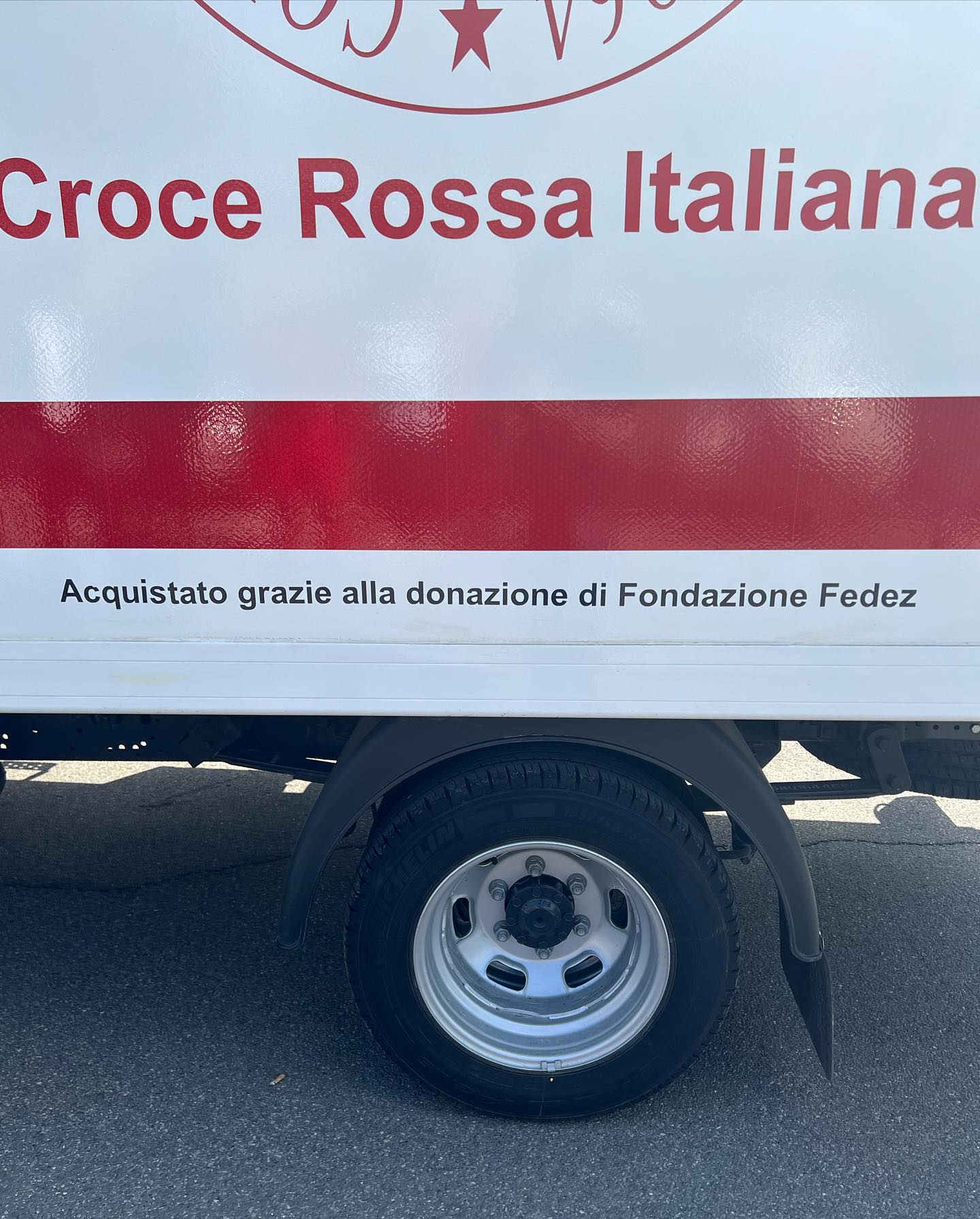 Fedez Sono felice di aver donato tramite la mia fondazione  questo speciale furgone is...