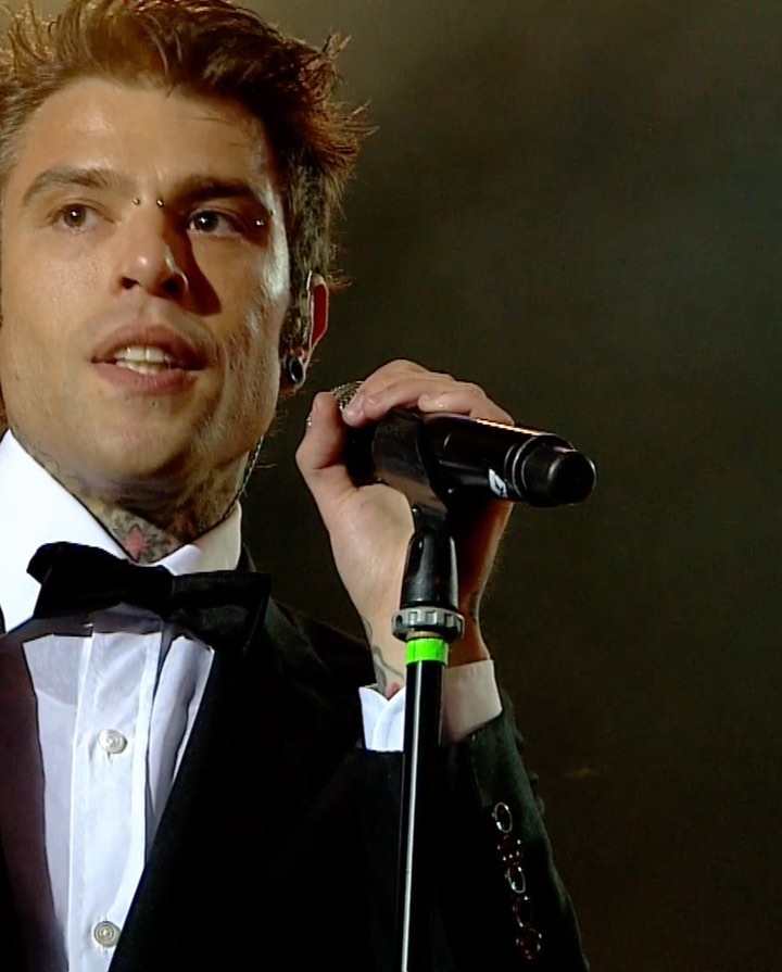 Fedez 5 anni fa all’Arena di Verona ti ho chiesto di sposarmi e ora eccoci qua, consap...