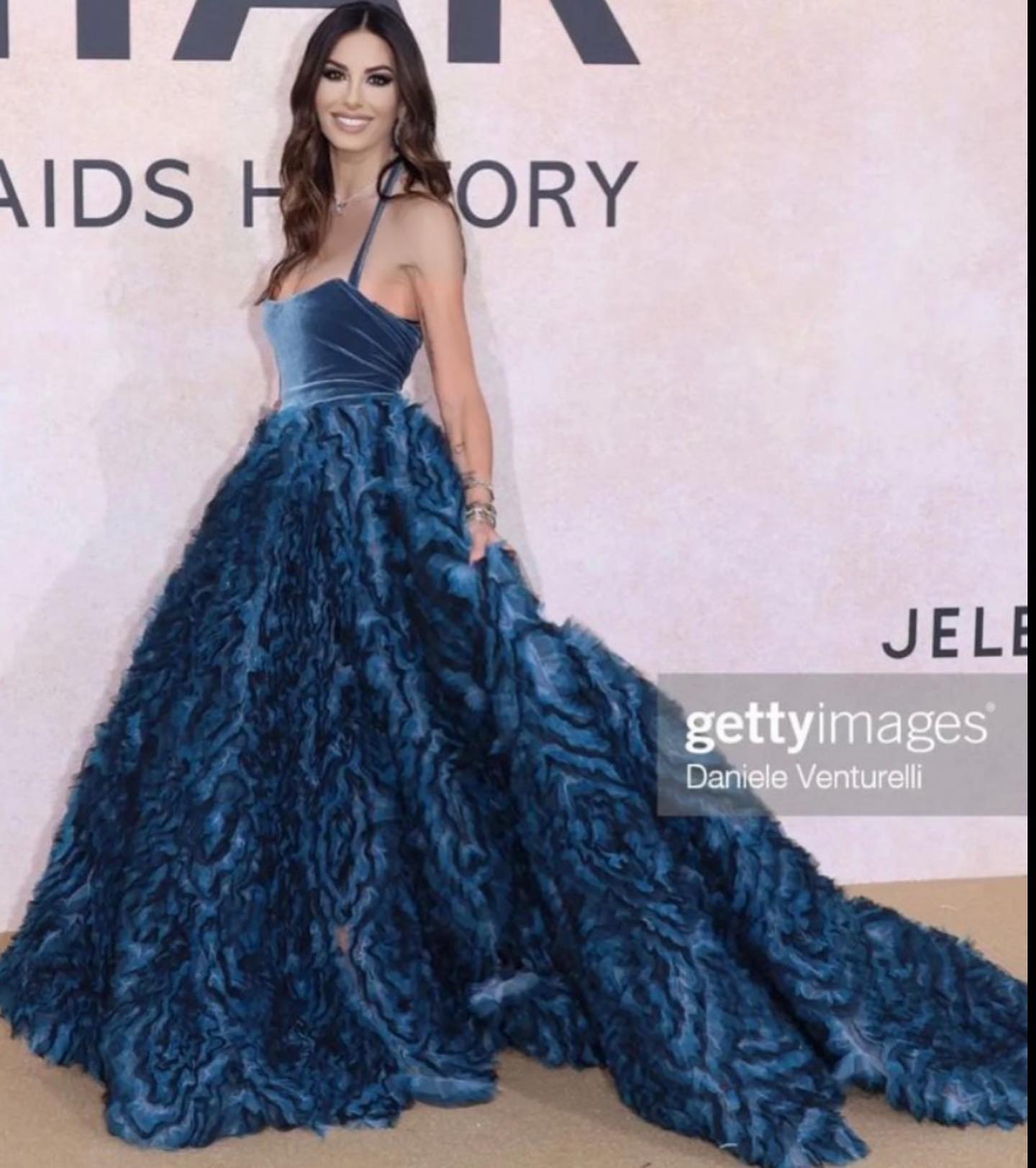 Elisabetta Gregoraci Last night red carpet for  

Dress: 
Gioielli: SKYDIAM
Mua:  
Stylist: 
Thank yo...