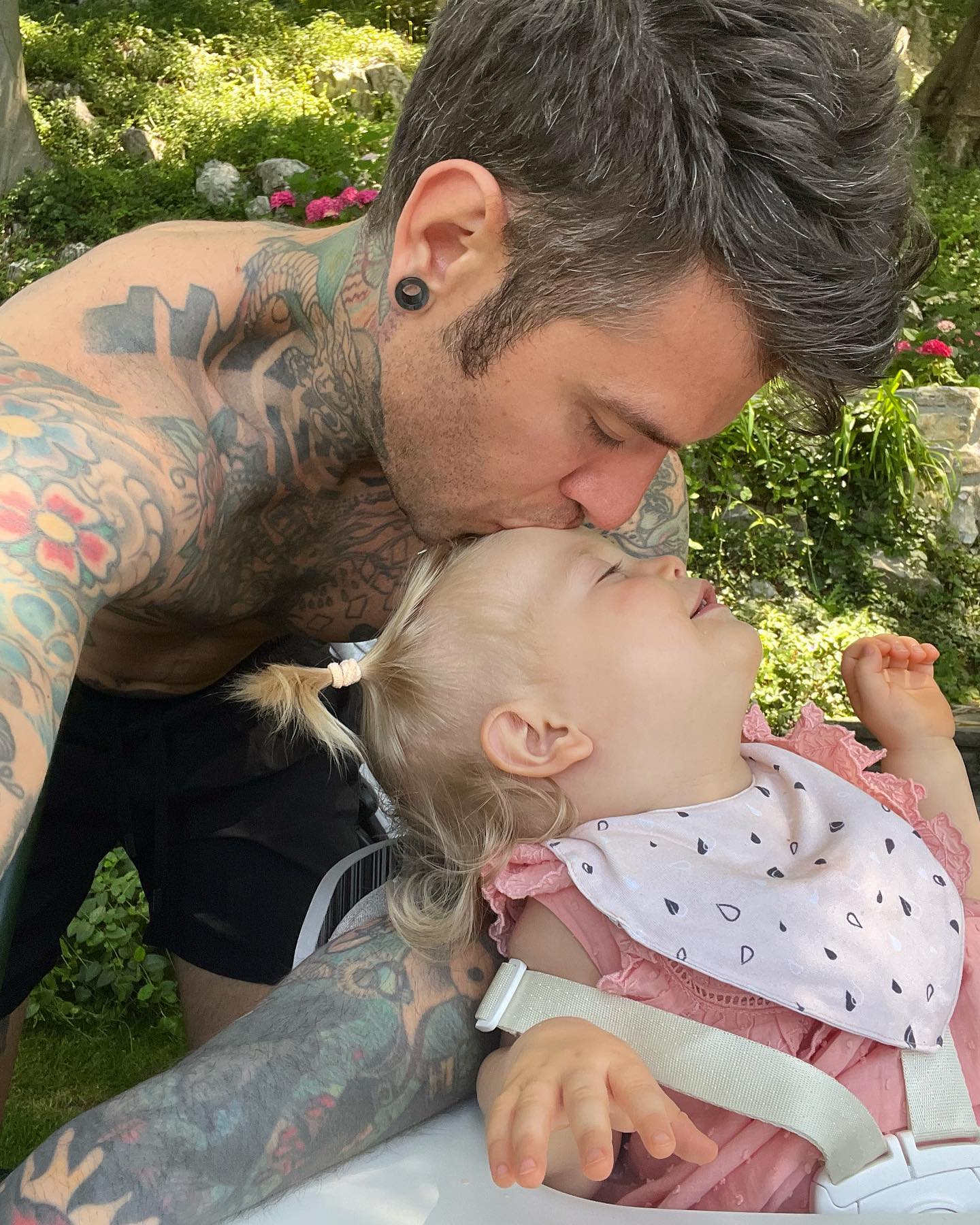 Fedez La vita senza amore dimmi tu che vita è...