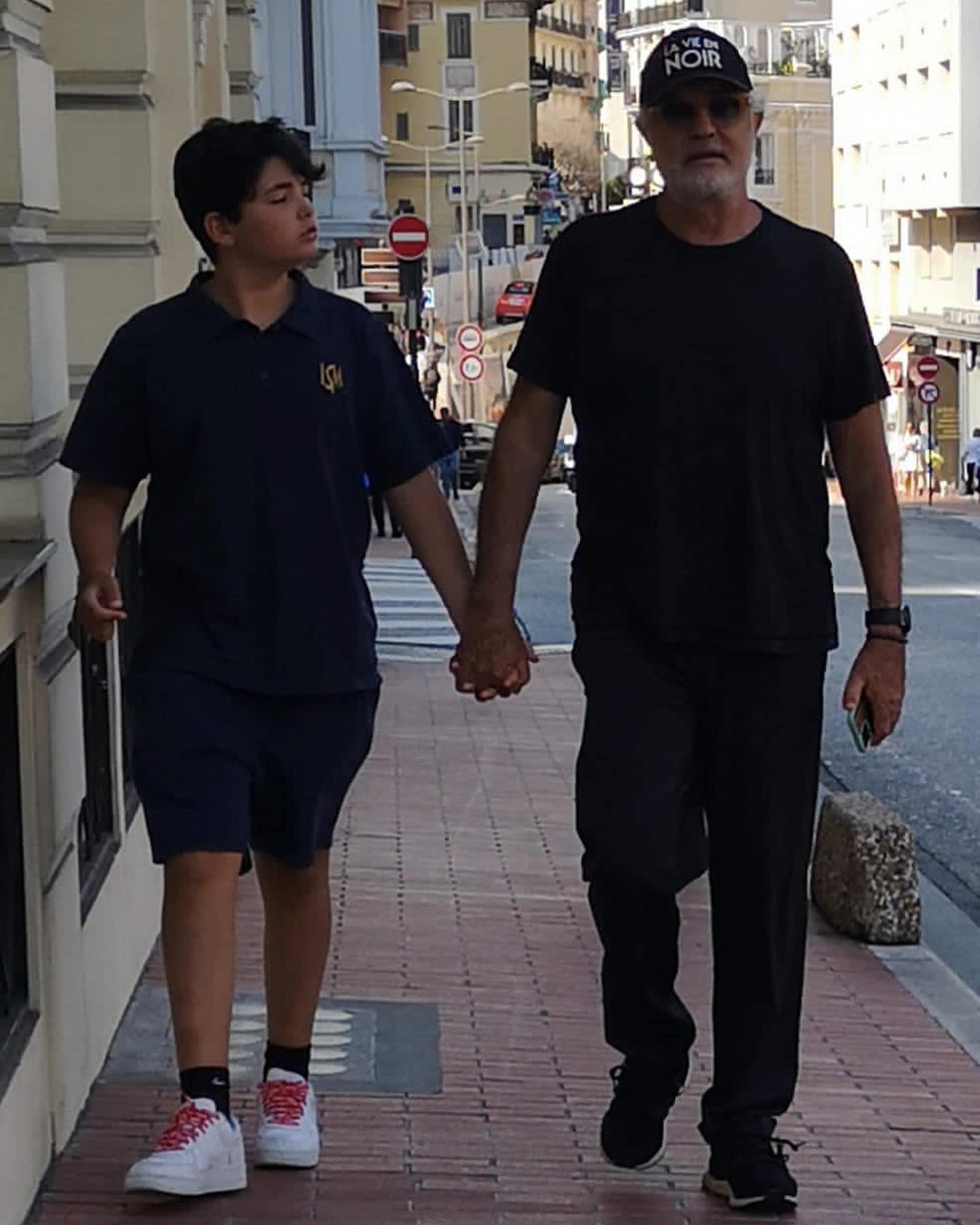 Flavio Briatore Passeggiata con  a Monaco.

Walk with  in Monaco....