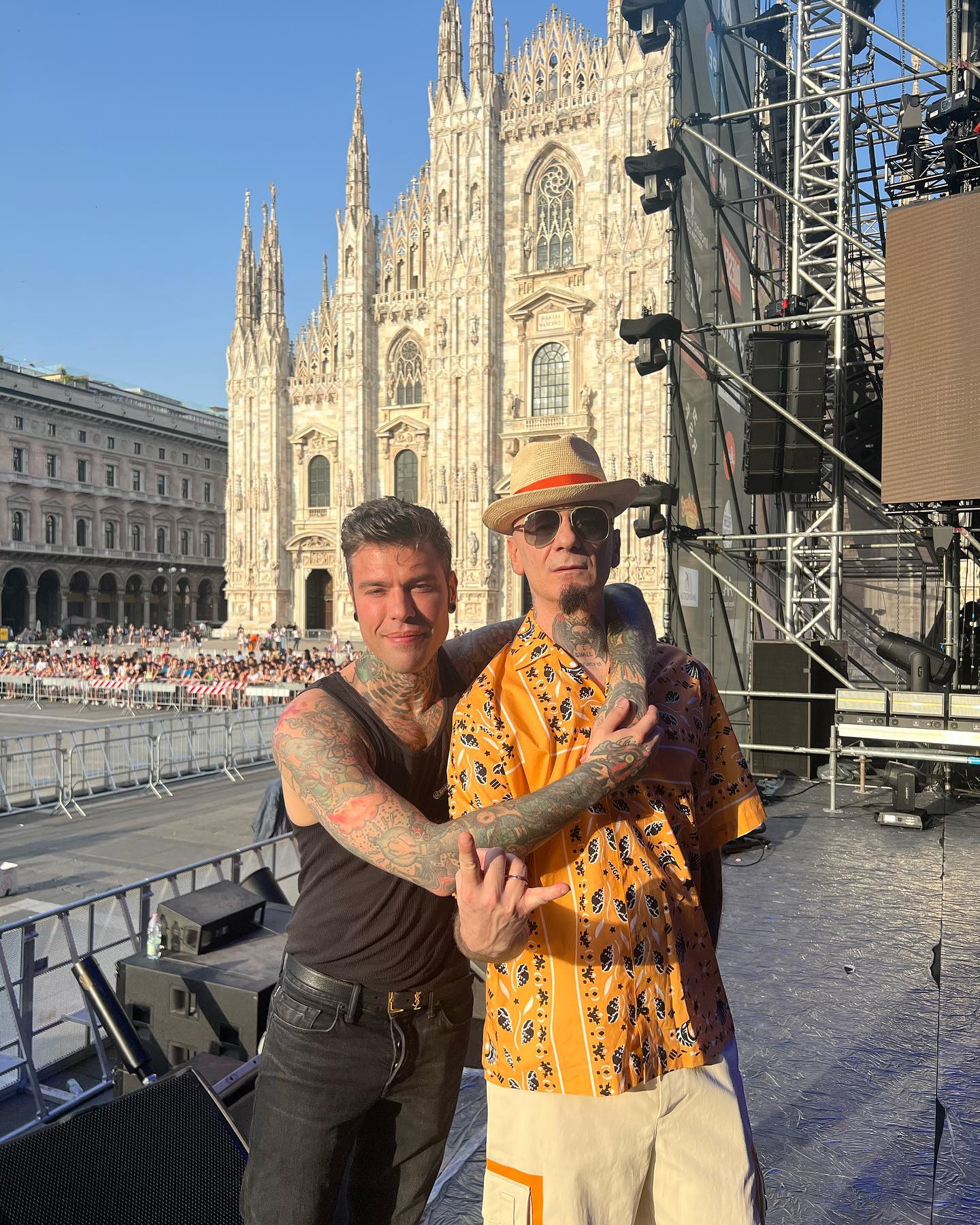 Fedez La mia famiglia, la mia città e gli amici ritrovati 
Non vedo l’ora che sia doma...