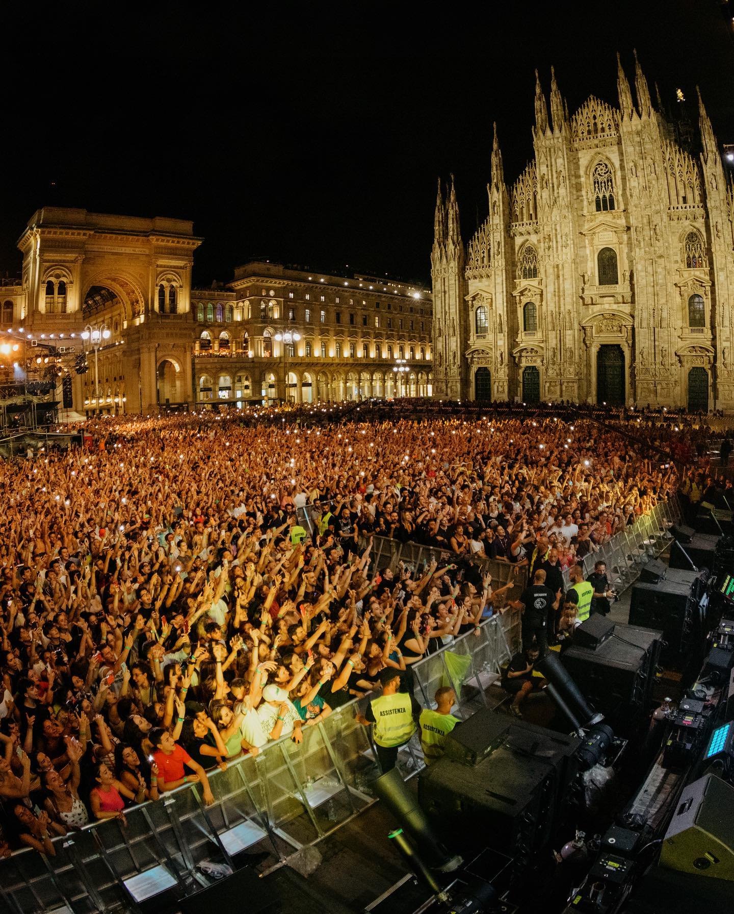 Fedez Ho sognato tutto questo per mesi, ho iniziato a organizzare questo concerto a Fe...