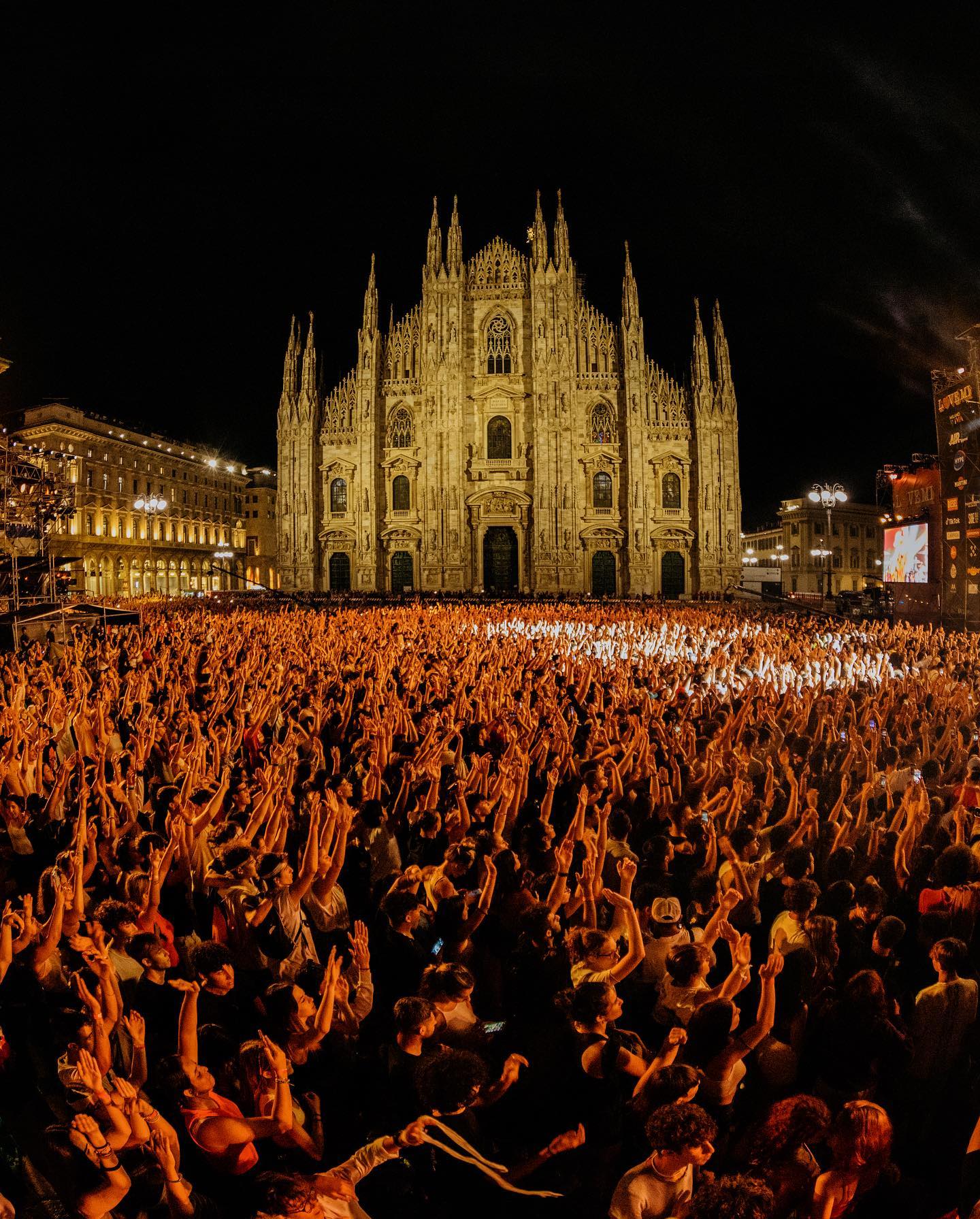 Fedez Ho sognato tutto questo per mesi, ho iniziato a organizzare questo concerto a Fe...