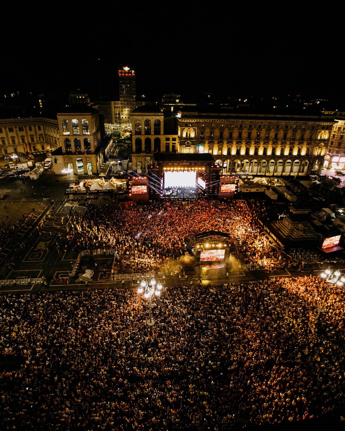 Fedez Ho sognato tutto questo per mesi, ho iniziato a organizzare questo concerto a Fe...