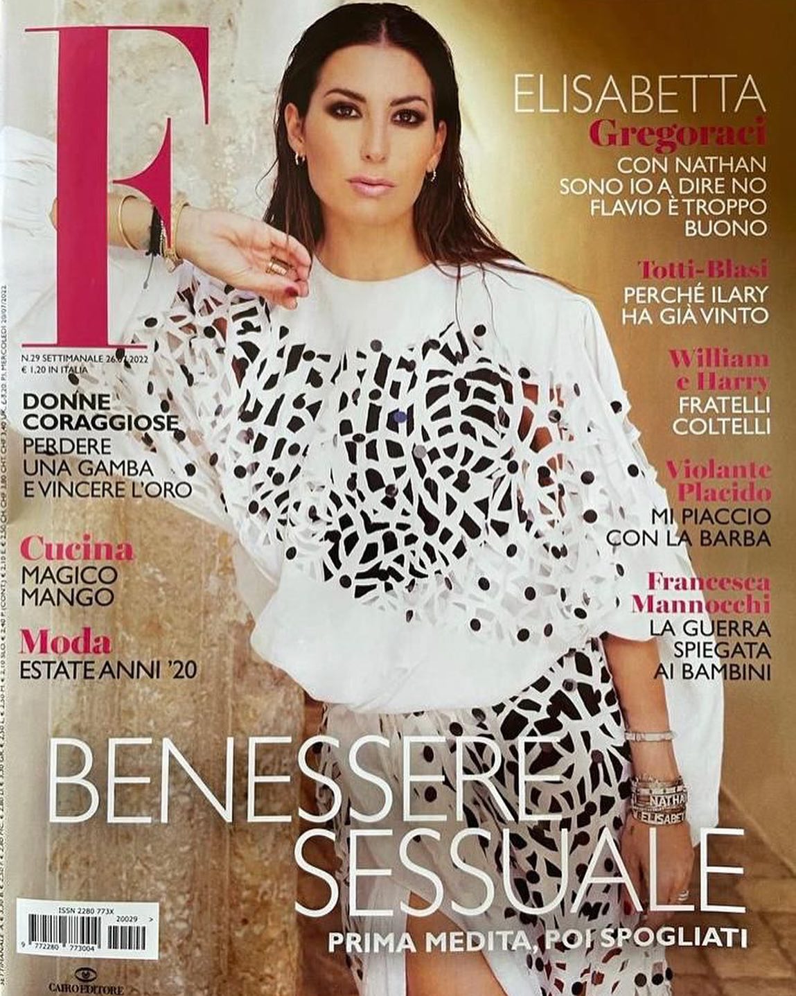 Elisabetta Gregoraci My New Cover  Out Now ! 

Thanks 
   
 

Photo:  
Stylist:  
Mua:...