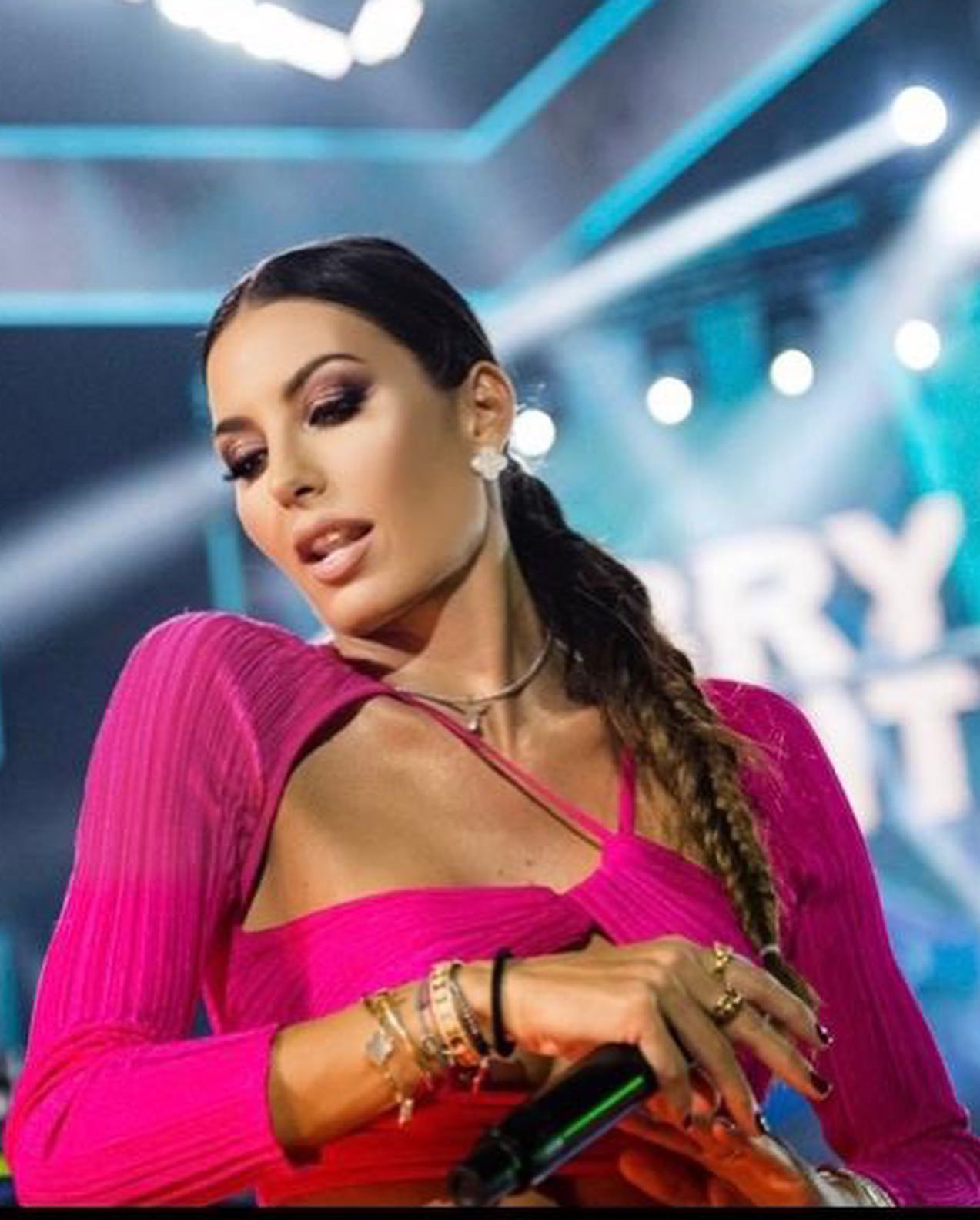 Elisabetta Gregoraci Ready to start 

4ª puntata di  

Voglia di Ballare, di scatenarci insieme  !

S...