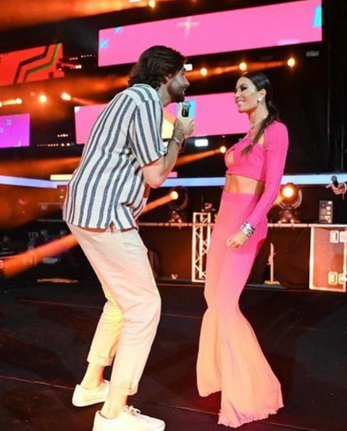 Elisabetta Gregoraci Ready to start 

4ª puntata di  

Voglia di Ballare, di scatenarci insieme  !

S...