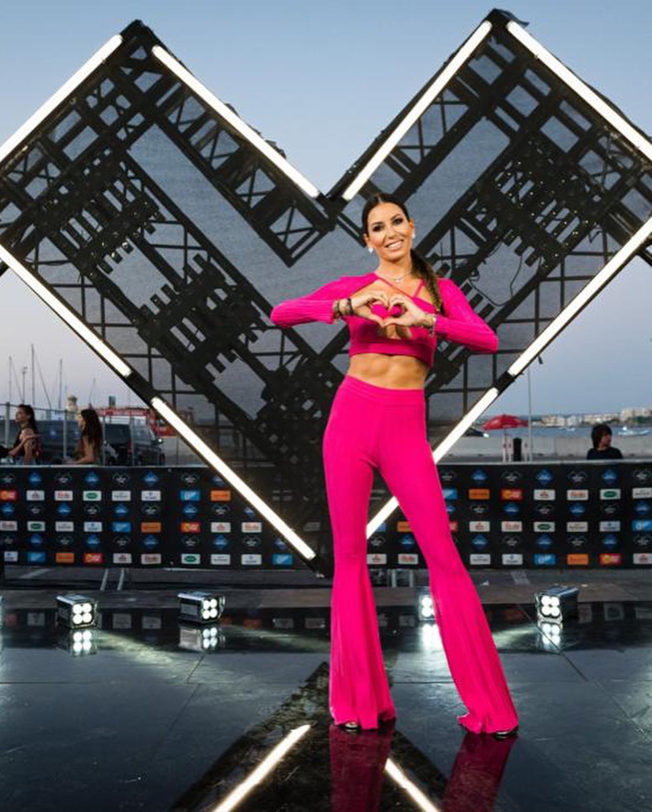 Elisabetta Gregoraci Ready to start 

4ª puntata di  

Voglia di Ballare, di scatenarci insieme  !

S...