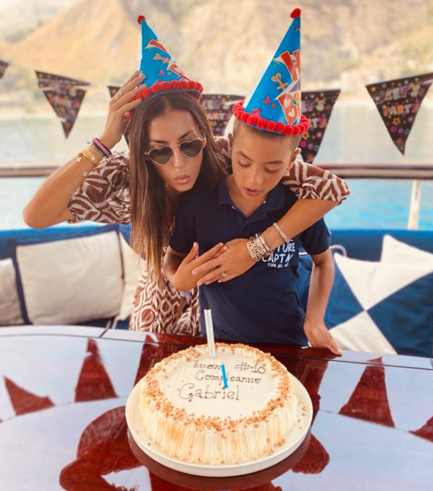 Elisabetta Gregoraci Tanti  auguri cuoricino mio..sei il nipotino migliore che potessi avere, sei un ...