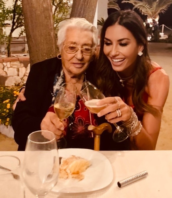 Elisabetta Gregoraci Tanti auguri nonna Elisabetta: oggi sono 101!!  sei una forza della natura, la n...