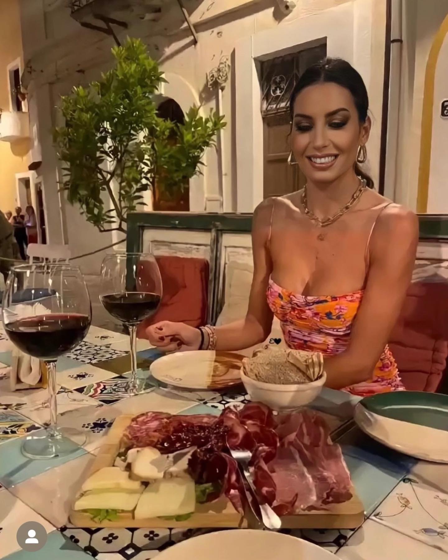 Elisabetta Gregoraci • Lunghe ore di sogno con panorami meravigliosi e scenari incantati per un proge...