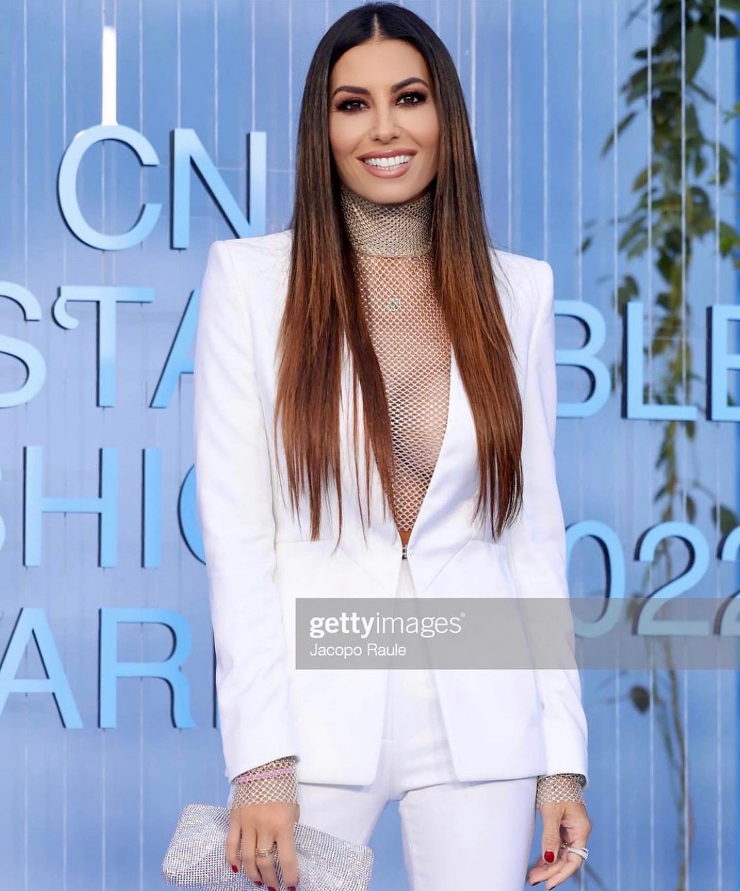 Elisabetta Gregoraci • Chiusura  - CNMI Sustainable Fashion Awards 

 thanks  

Look by:...