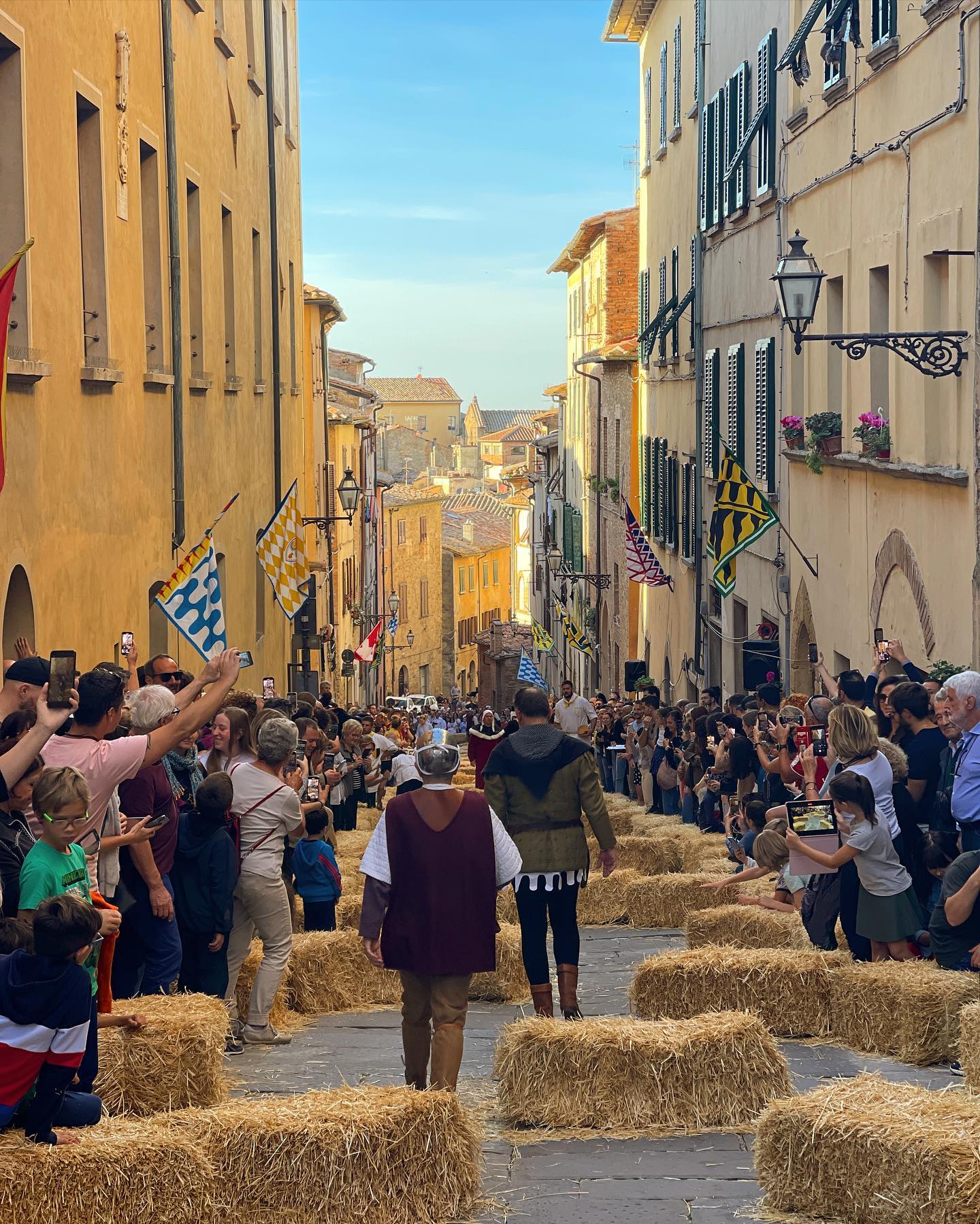 Selvaggia Lucarelli Poche ore a Volterra per accompagnare  a ritirare il premio Volterra22 per la na...