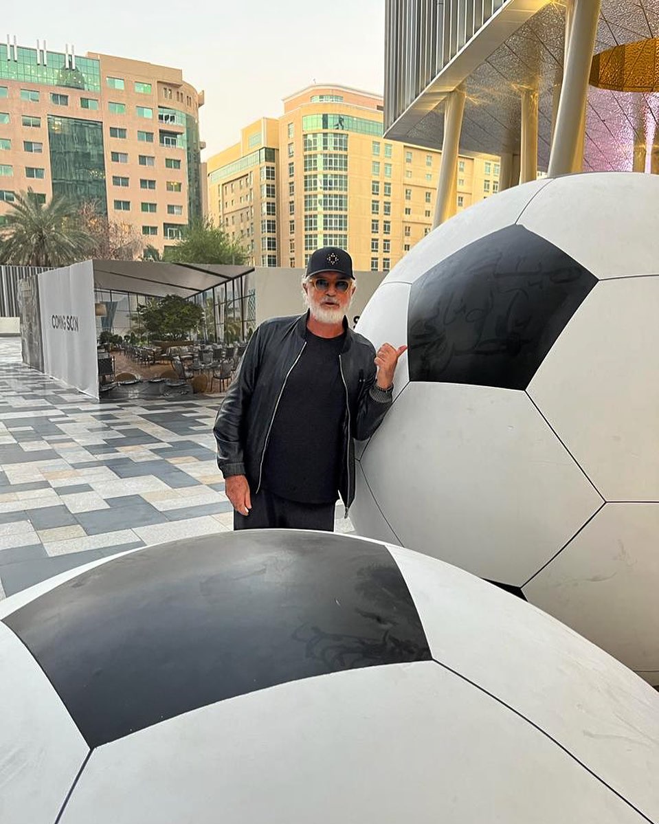 Flavio Briatore Doha in mood Mondiali di Calcio

Doha in World Cup mood...