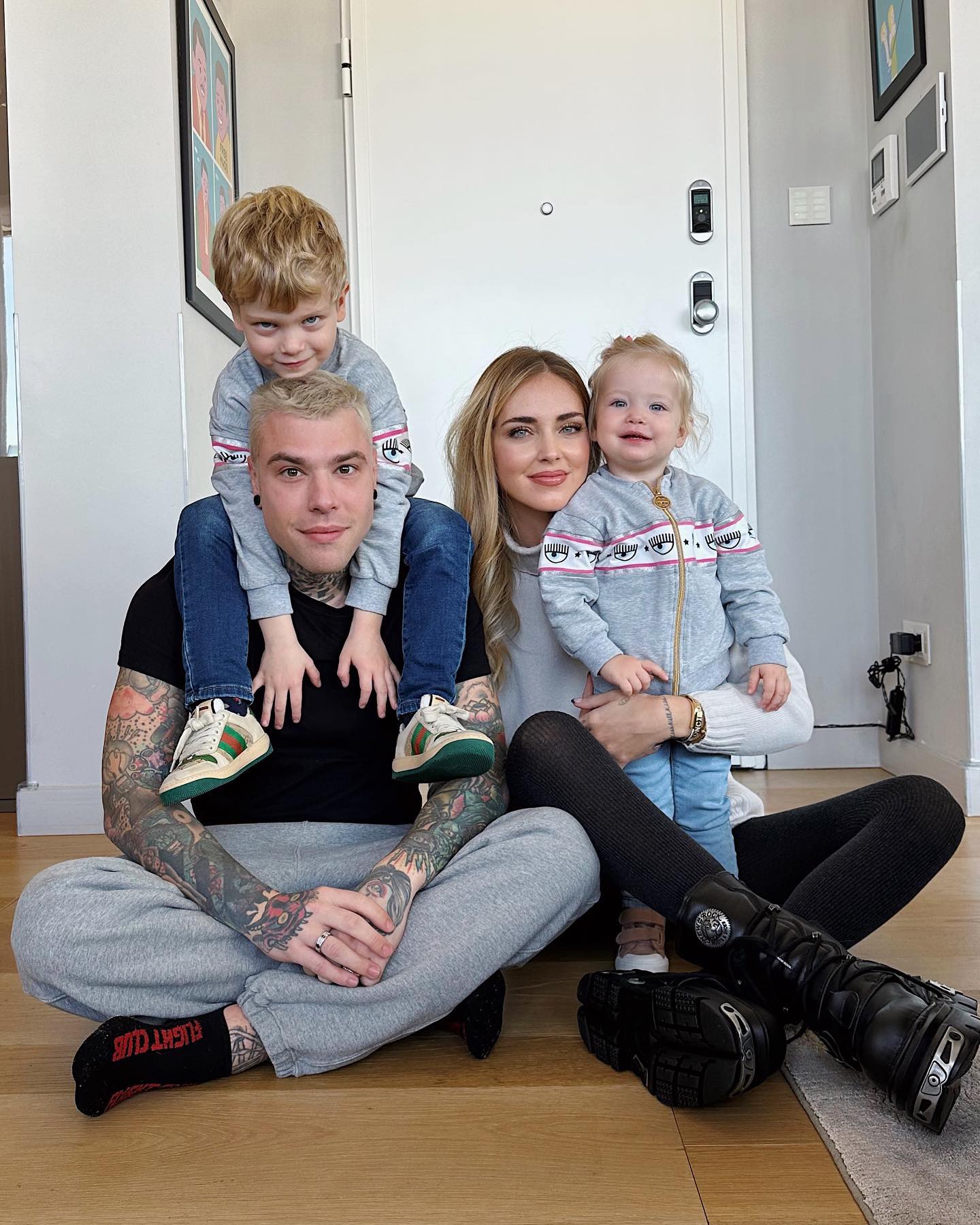 Fedez Blonde family...