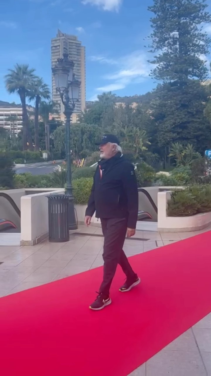 Flavio Briatore Buona domenica da Monte Carlo natalizia...