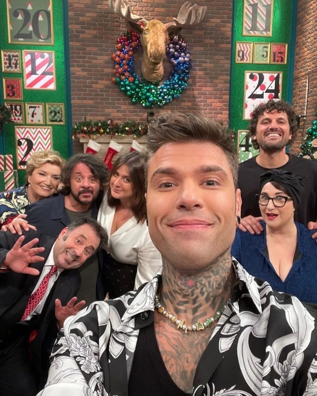 Fedez Buone feste da  su...