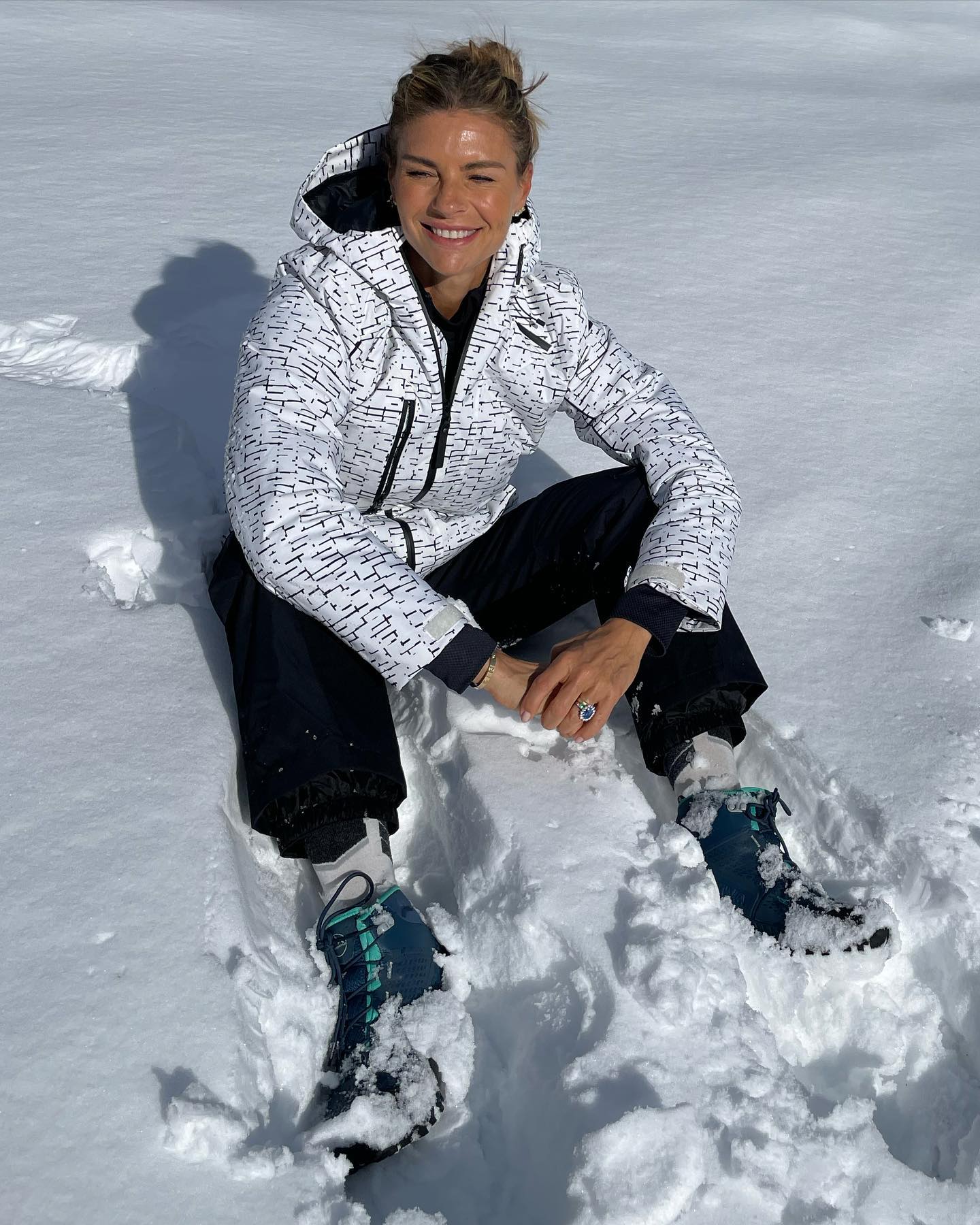 Martina Colombari Di più bello che camminare in montagna col silenzio, il cielo blu, e un sole spl...